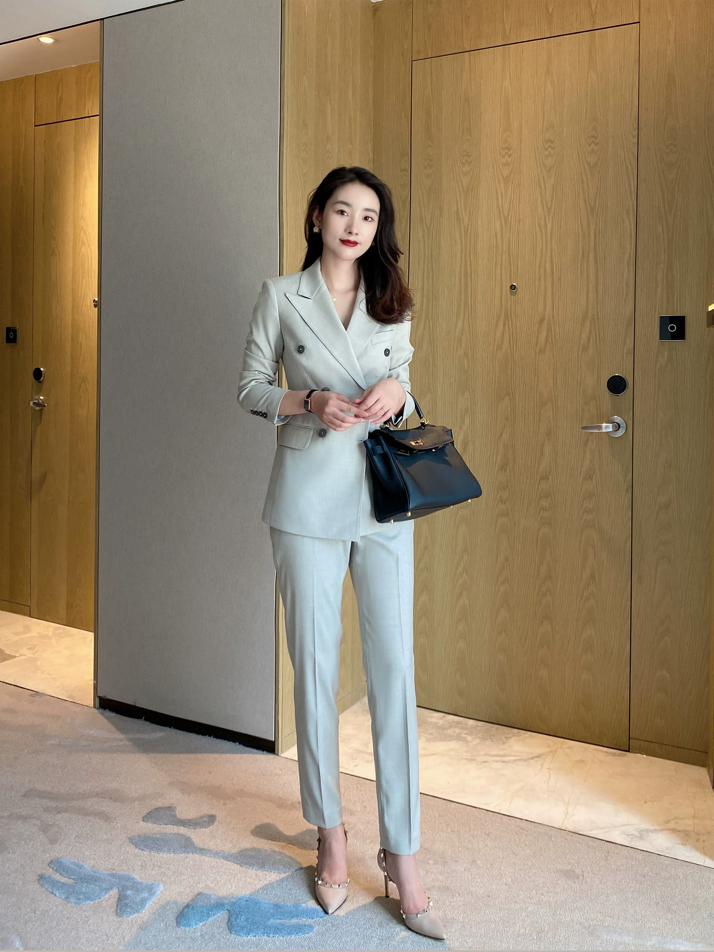 Autumn White Classic Women's Suit Set Tailored Jacket & Trousers - Image 2
