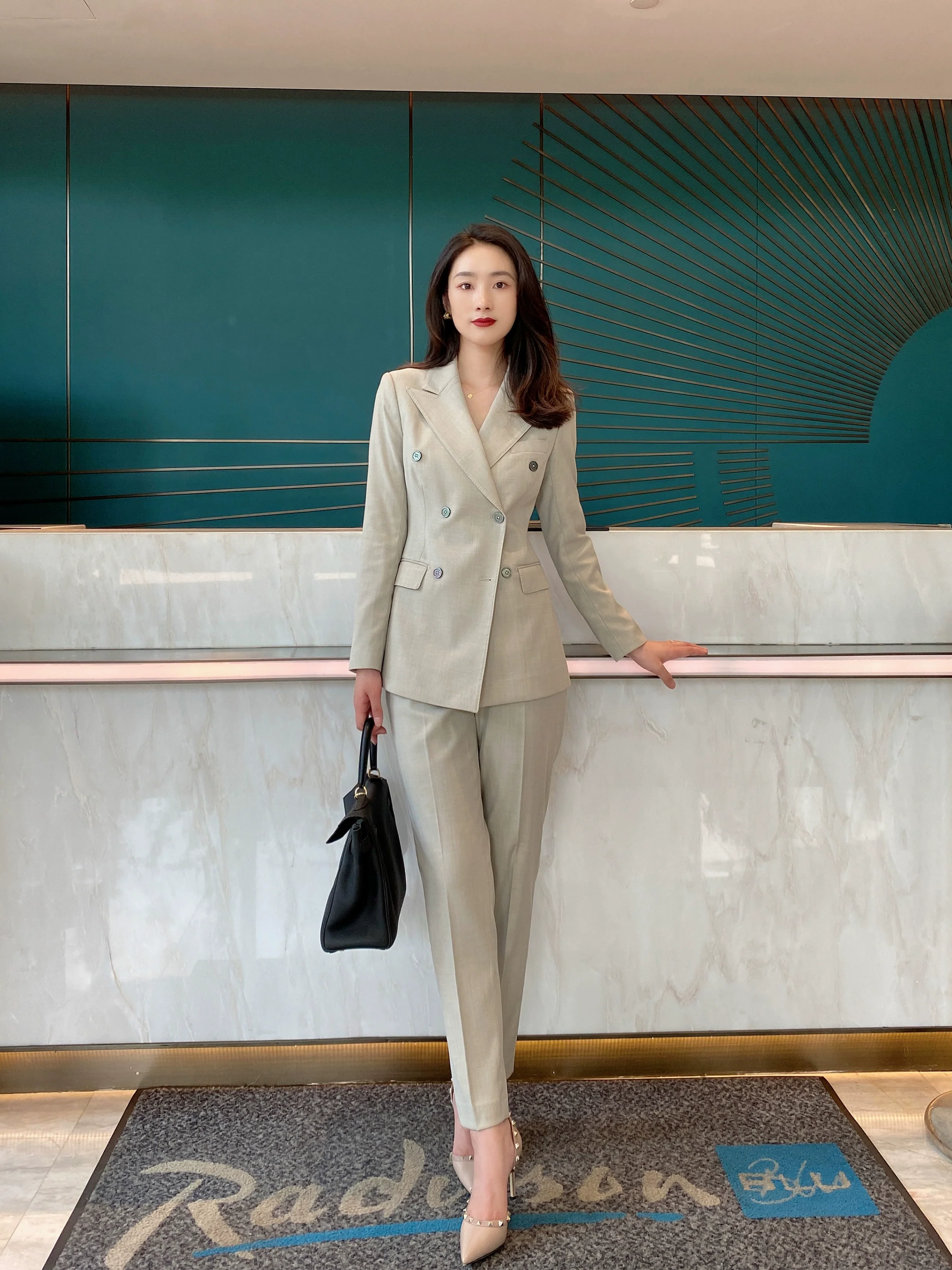 Autumn White Classic Women's Suit Set Tailored Jacket & Trousers - Image 5