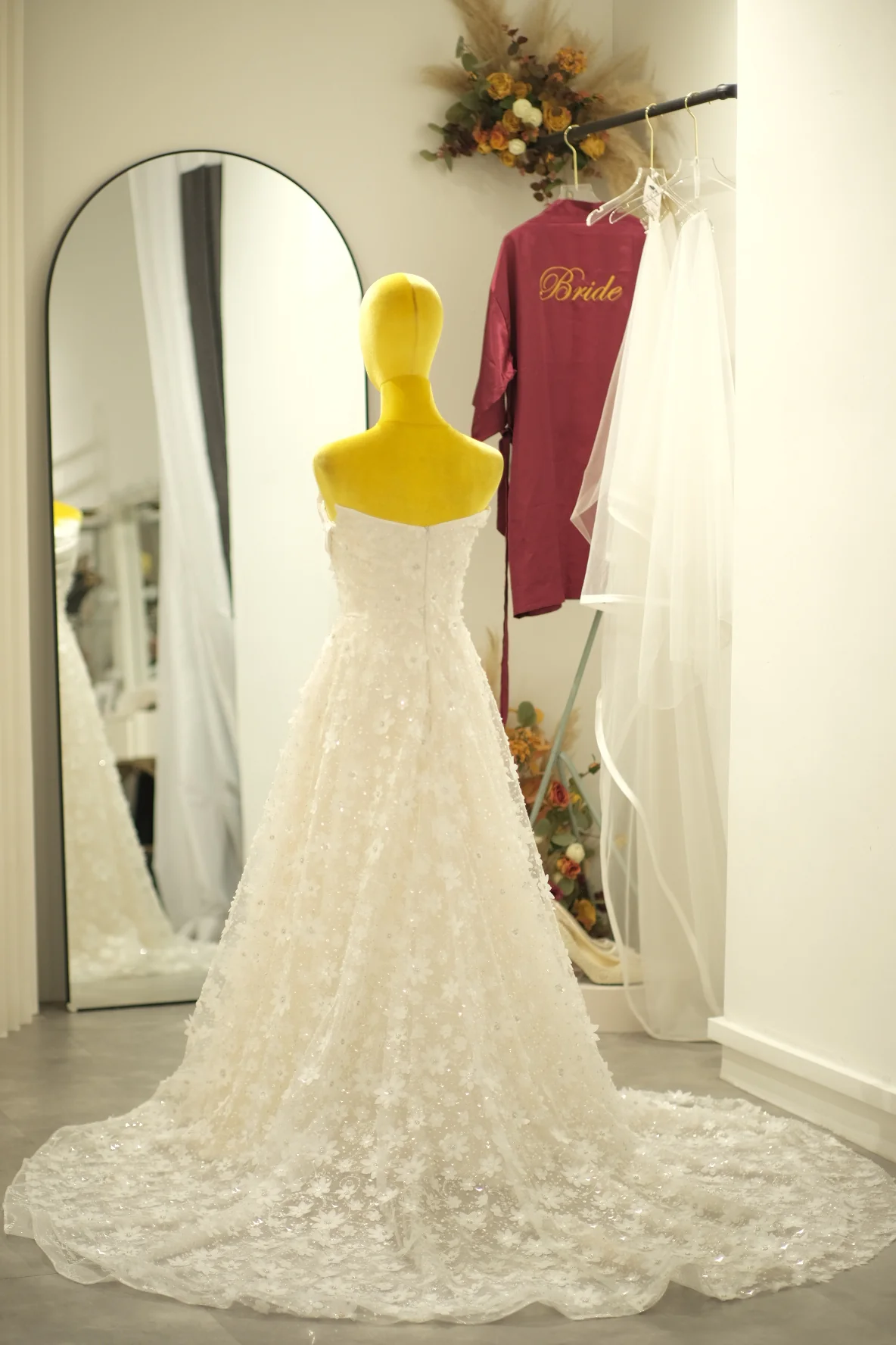Lux Fabric Full Lace with Beaded Size S Wedding Gown | Ready-to-Wear - Image 6