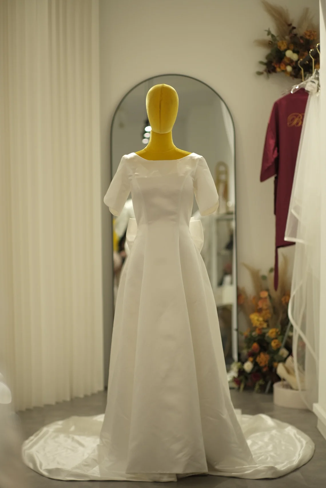 Lux Fabric Plain with Pleated Size S Wedding Gown | Ready-to-Wear