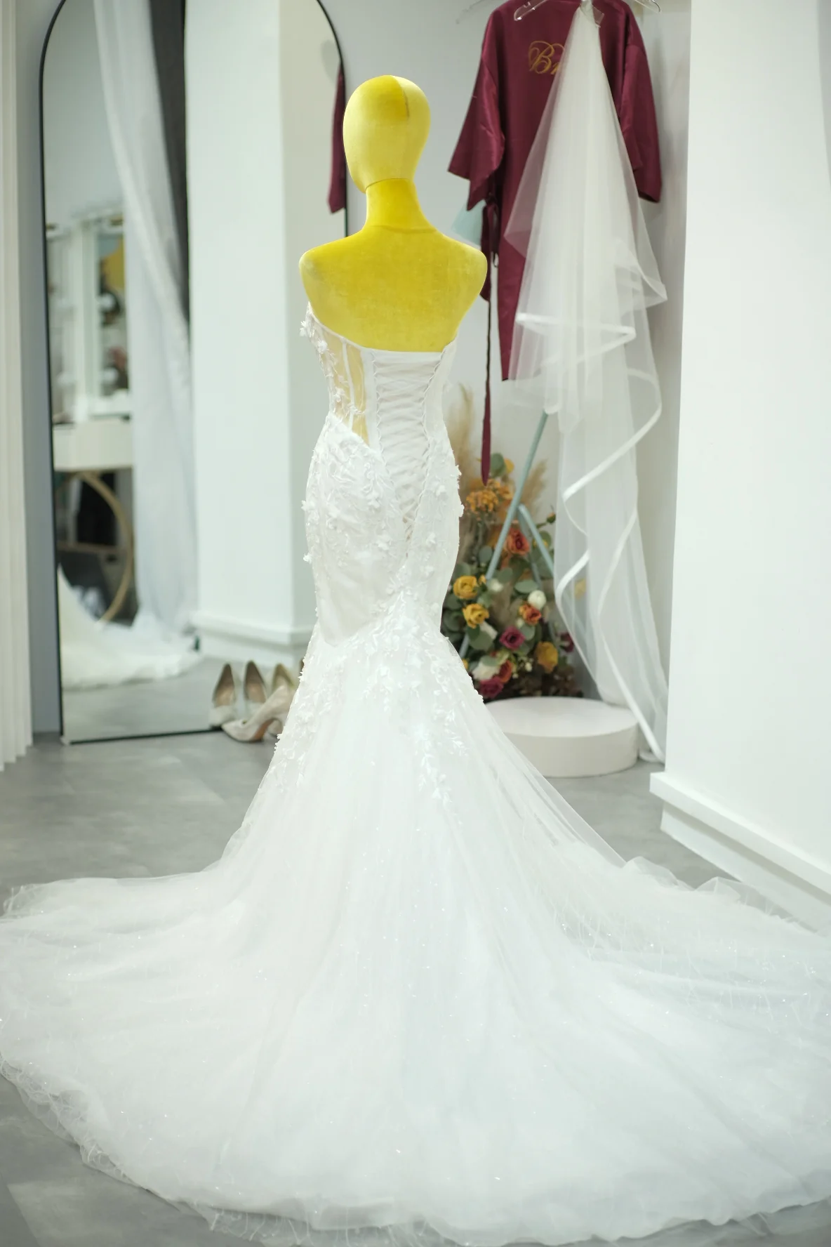 Lux 3D Lace Size S Wedding Gown | Ready-to-Wear - Image 4