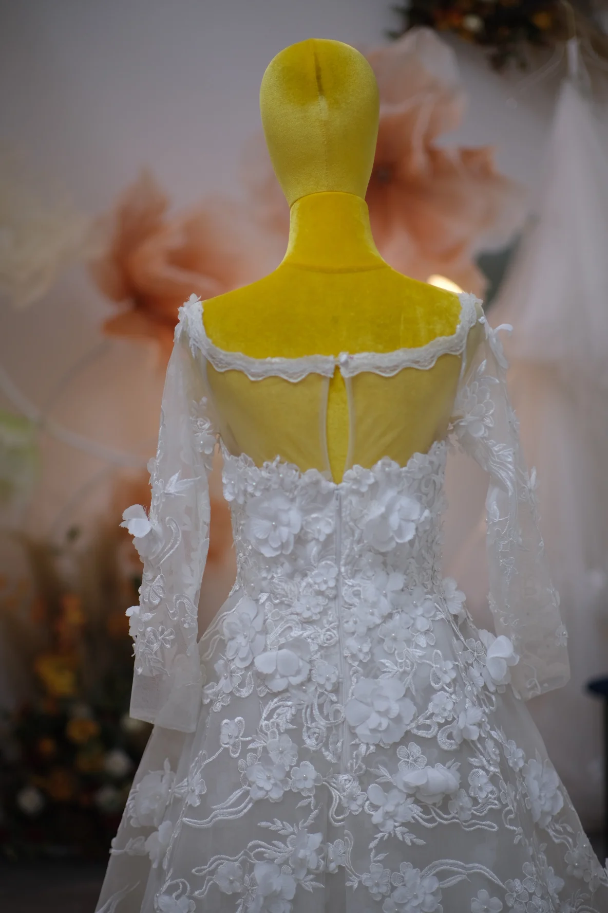 Luxury Full Lace with Beaded Wedding Gown Size M | Ready-to-Wear - Image 5