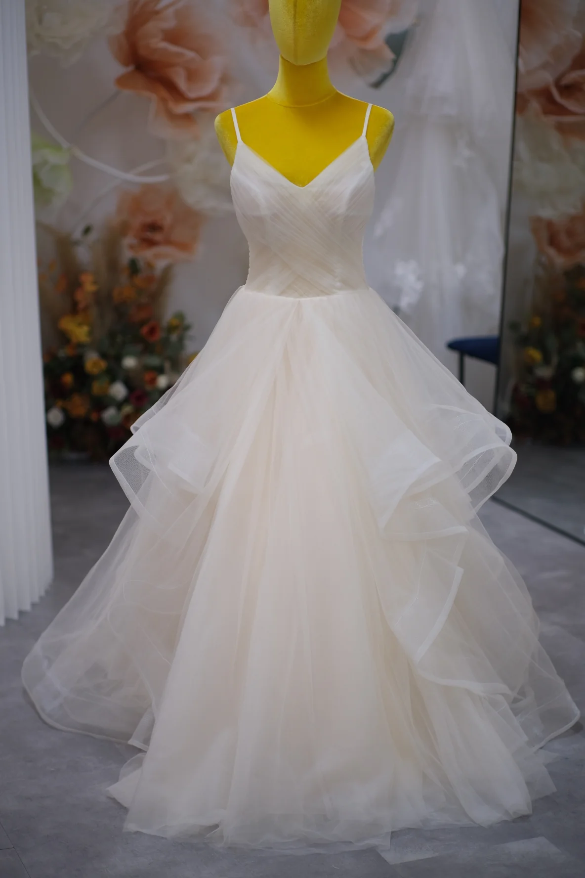 Luxury Plain Pleated Wedding Gown Size XS | Ready-to-Wear - Image 2