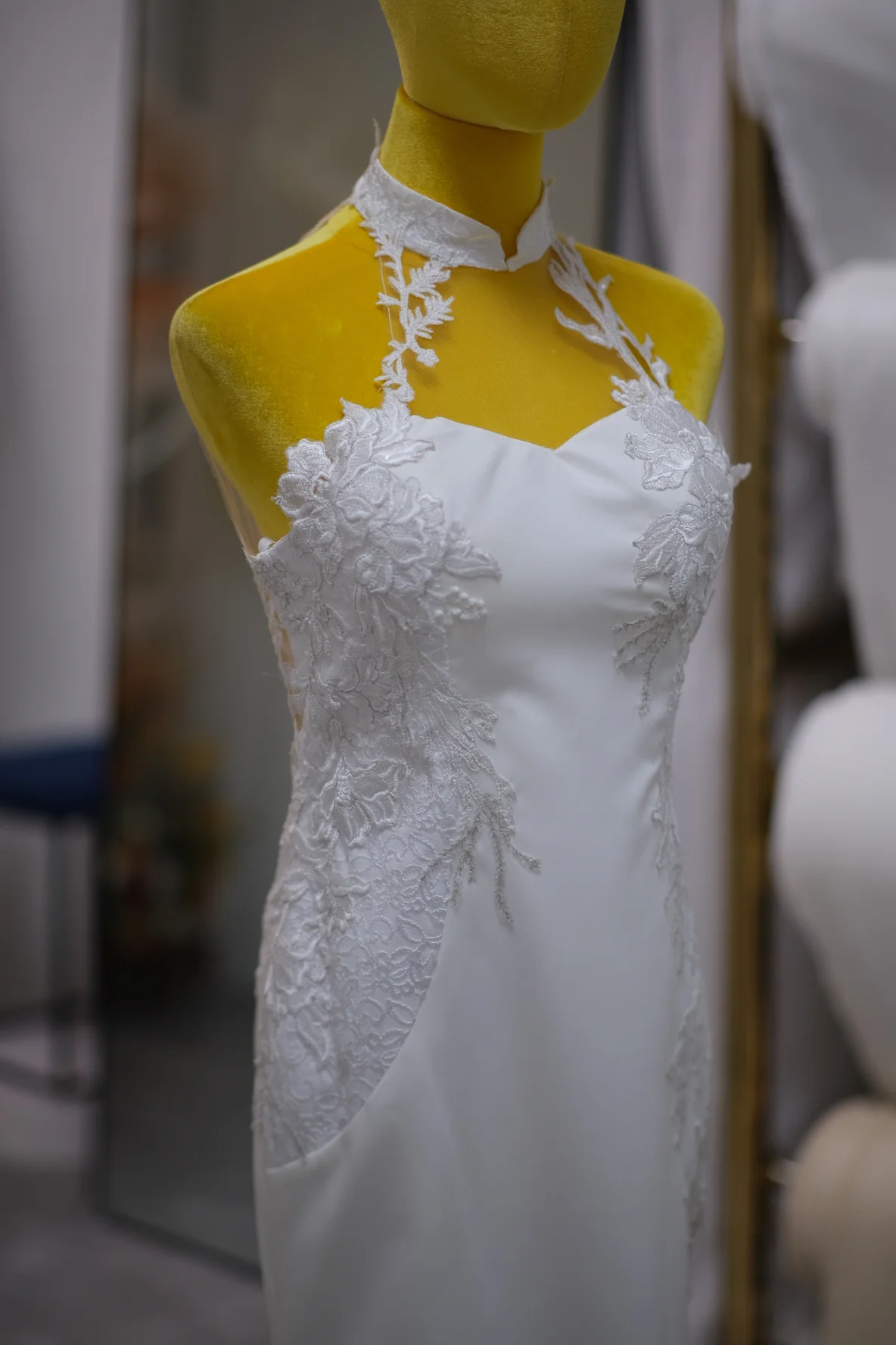 Premium Half Lace Wedding Gown Size L | Ready-to-Wear - Image 3