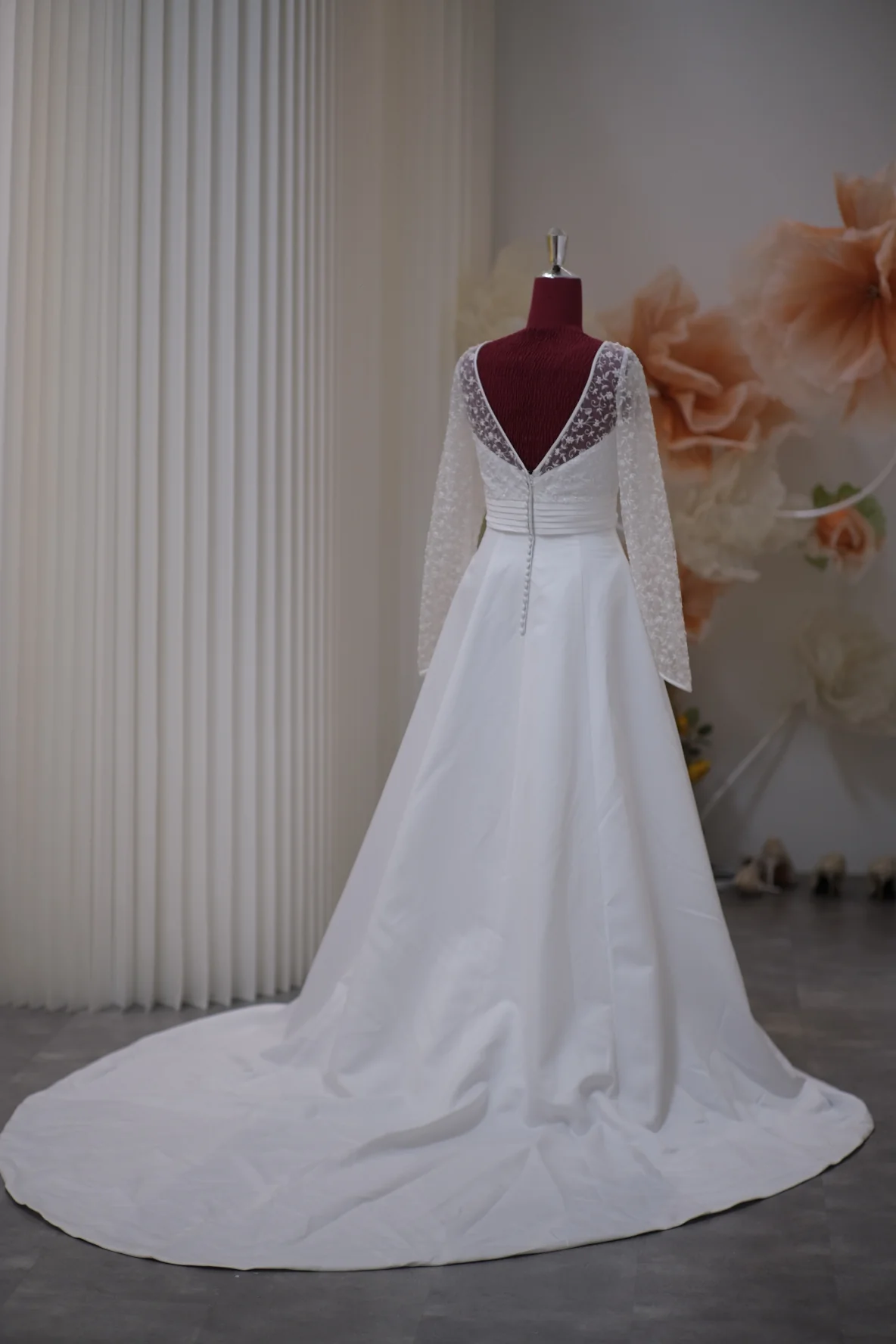 Premium Half Lace Wedding Gown Size XL | Ready-to-Wear - Image 3