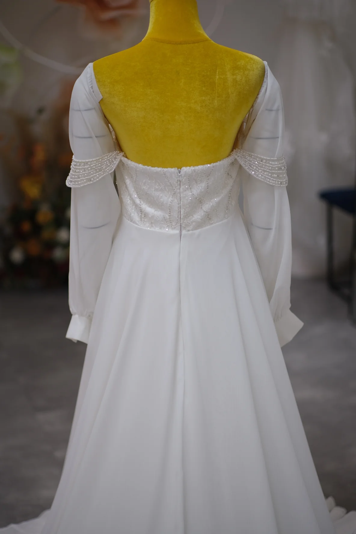 Luxury Half Lace Wedding Gown Size XL | Ready-to-Wear - Image 8