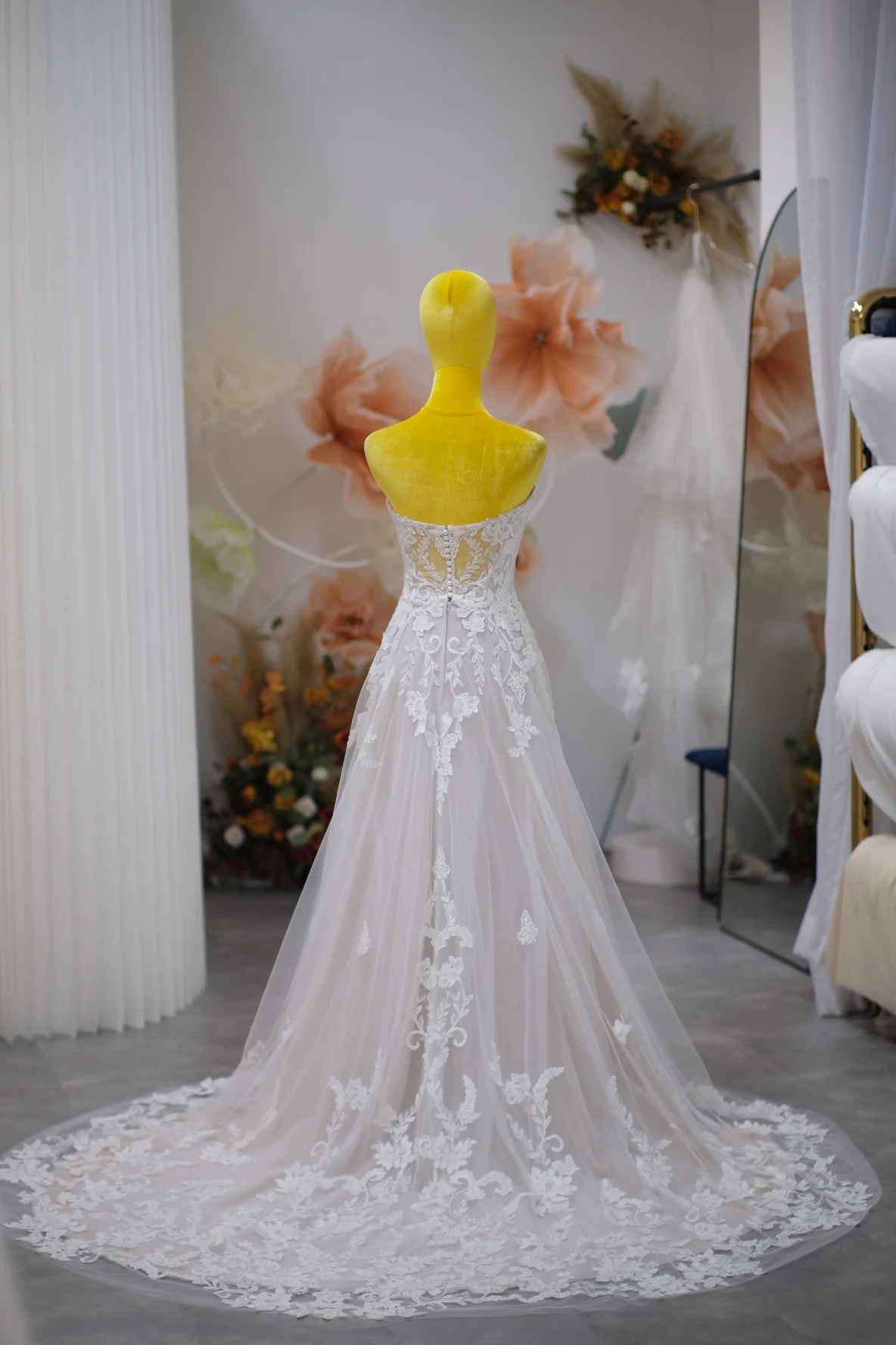 Premium Half Lace Wedding Gown Size S | Ready-to-Wear - Image 4