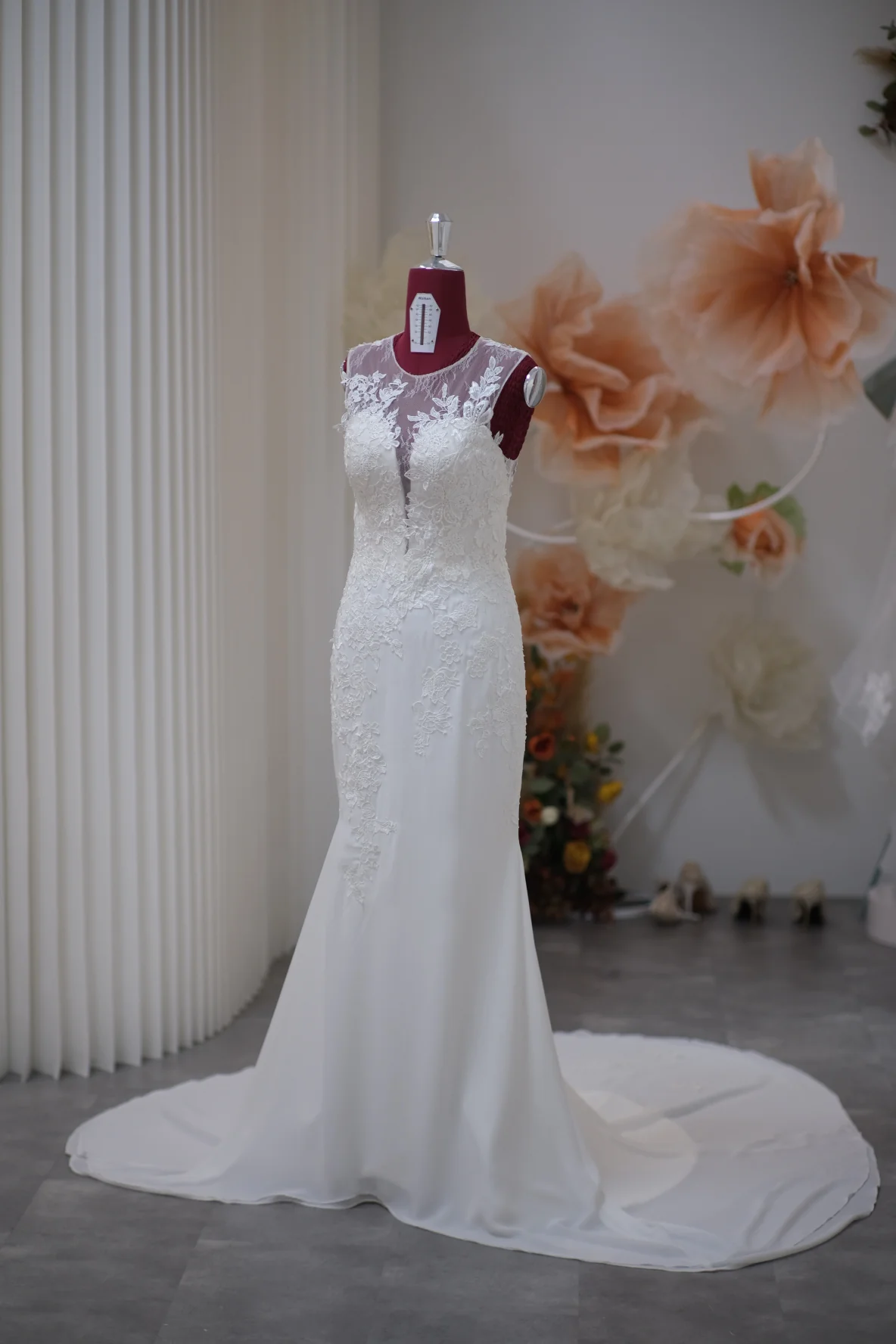 Premium Half Lace Wedding Gown Size M Bust 84 | Ready-to-Wear - Image 2