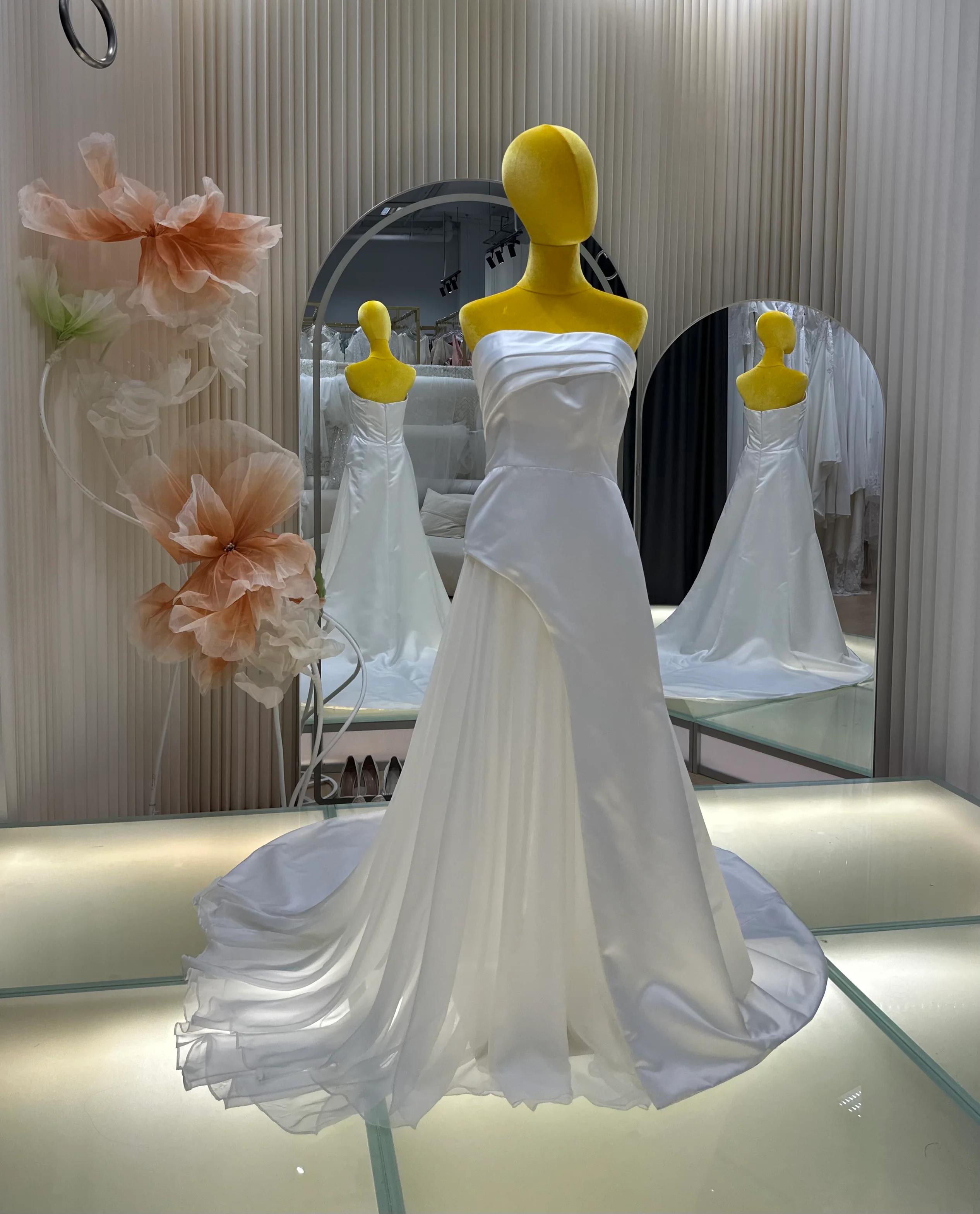 Premium Pleated Plain Wedding Gown Size XL | Ready-to-Wear - Image 6