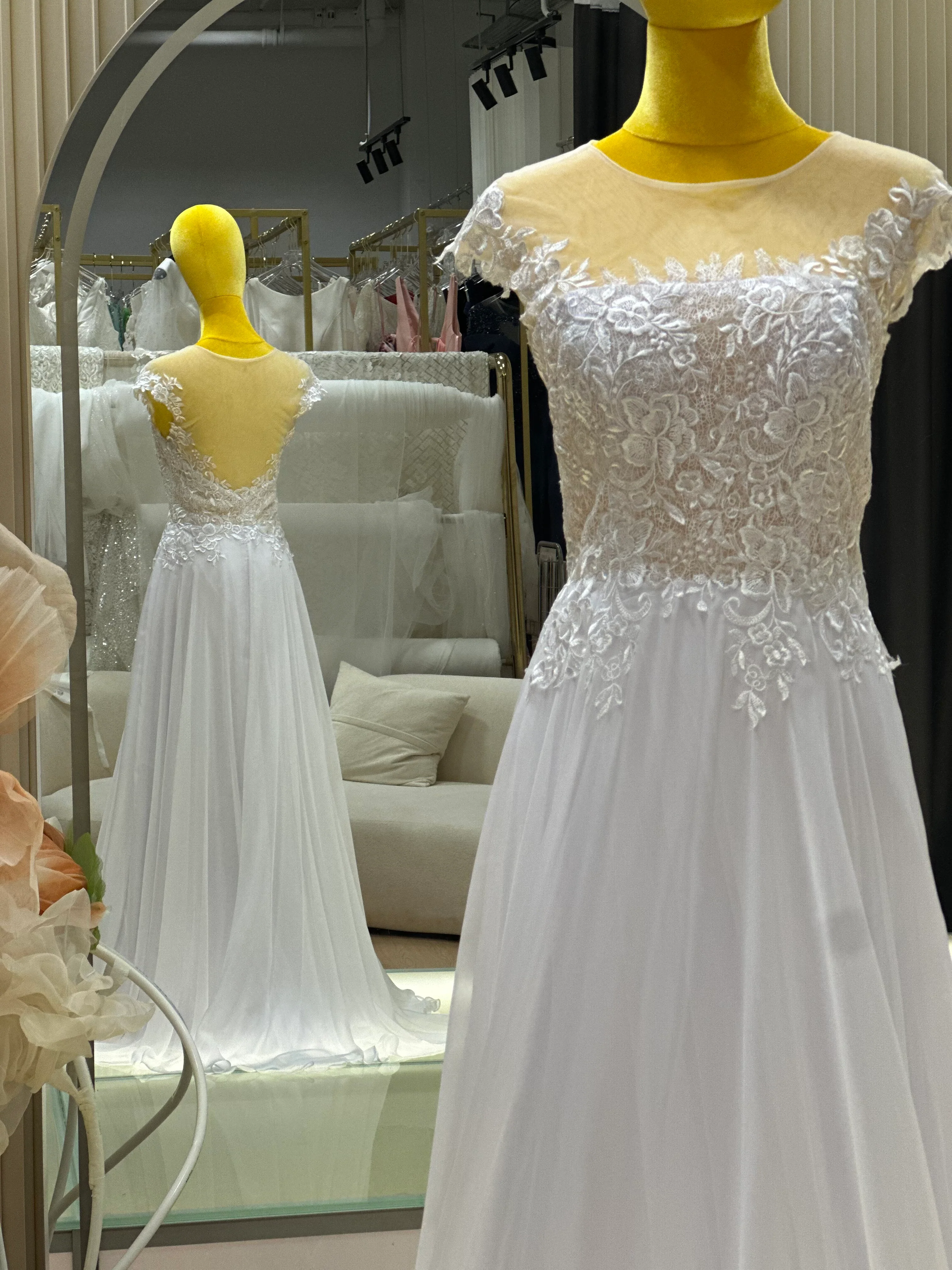 Half-Lace Wedding Gown Size L Bust 89 | Ready-to-Wear - Image 6