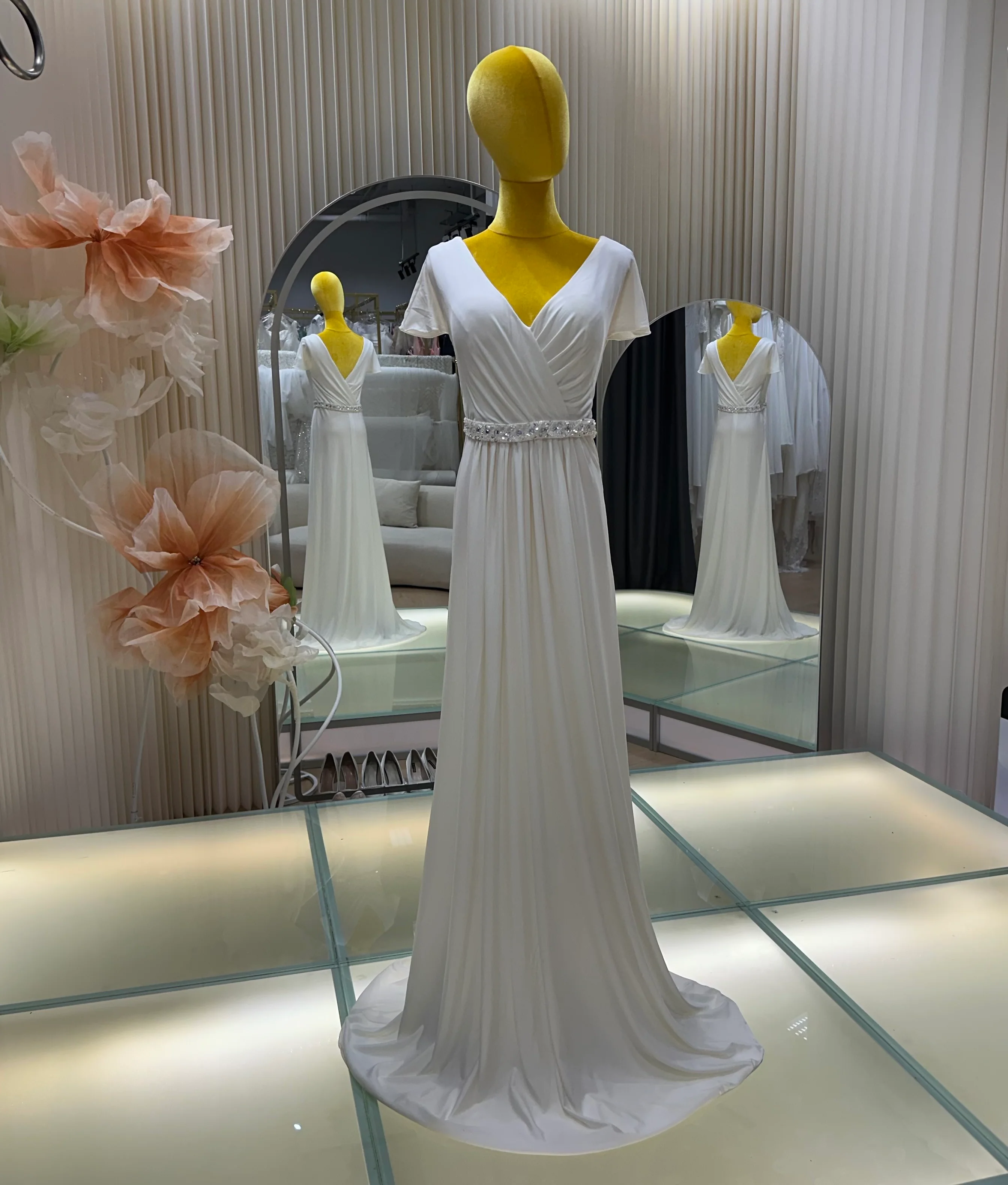 Beaded Plain Wedding Gown Size 3XL Bust 98 | Ready-to-Wear - Image 2