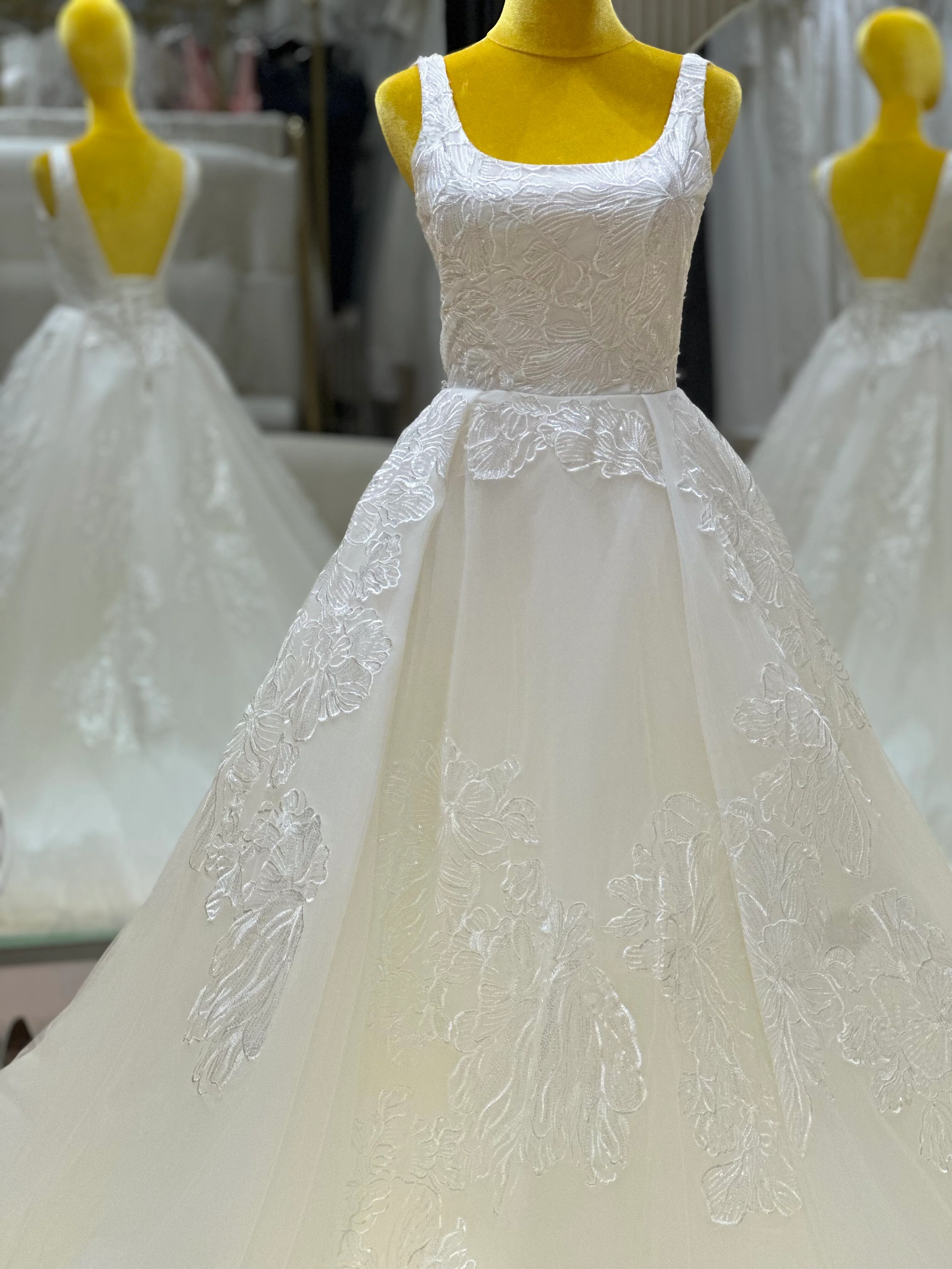 Lux Full Lace Wedding Gown Size XS-L Bust 78-90 | Ready-to-Wear - Image 5
