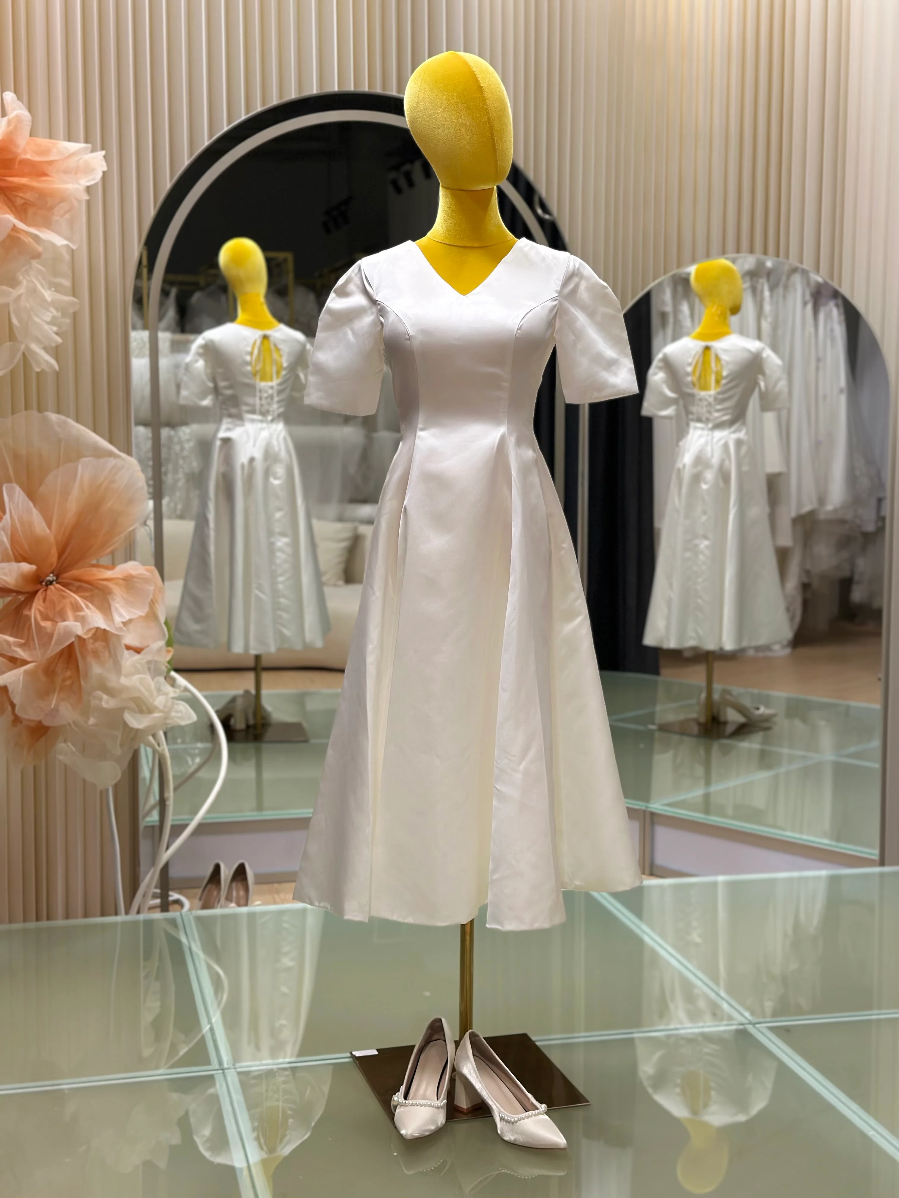 Modern Charm Short Wedding Dress | Ready-to-Wear - Image 2