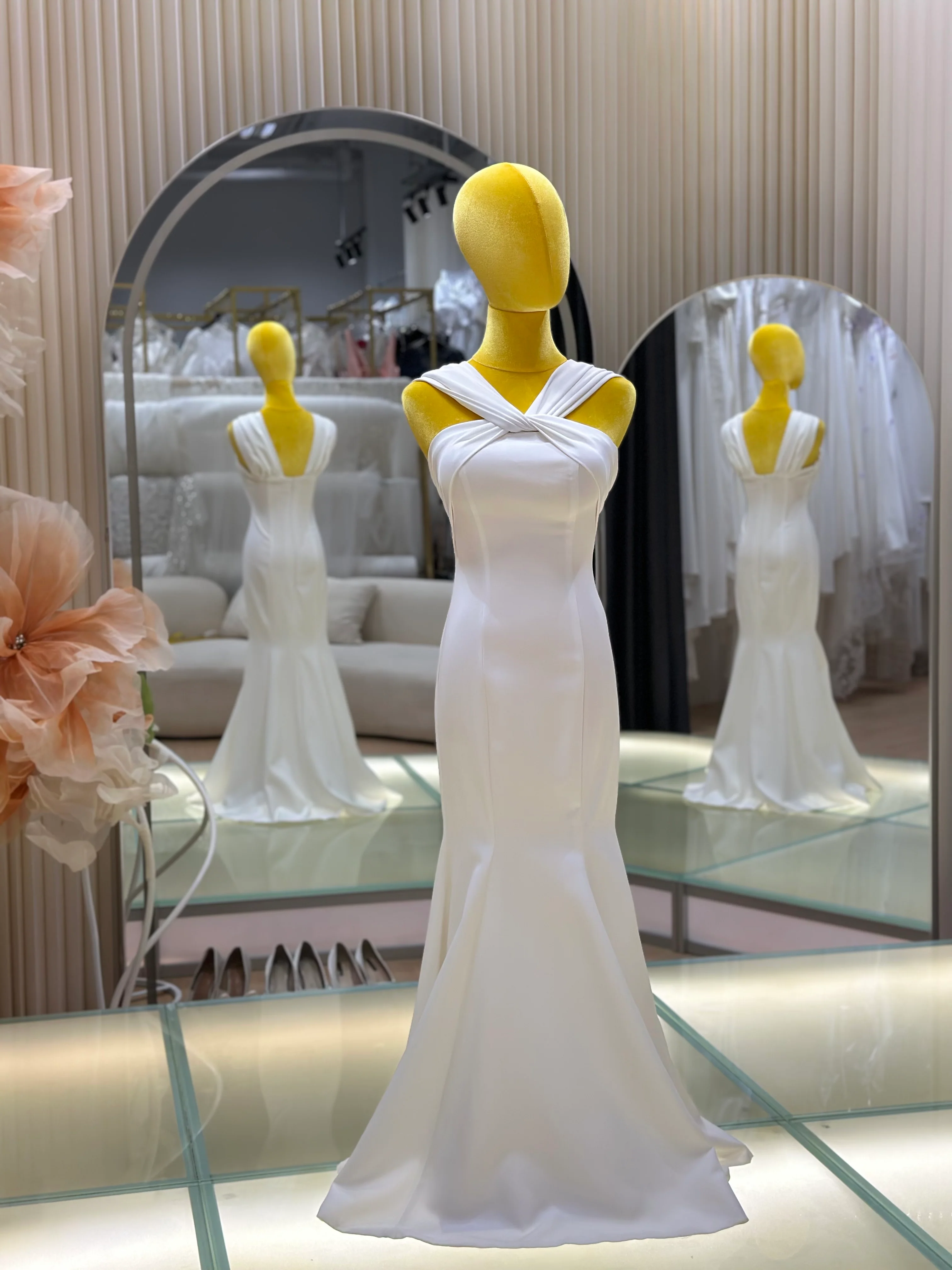 Pleated Plain Wedding Gown Size XS Bust 78 | Ready-to-Wear - Image 3