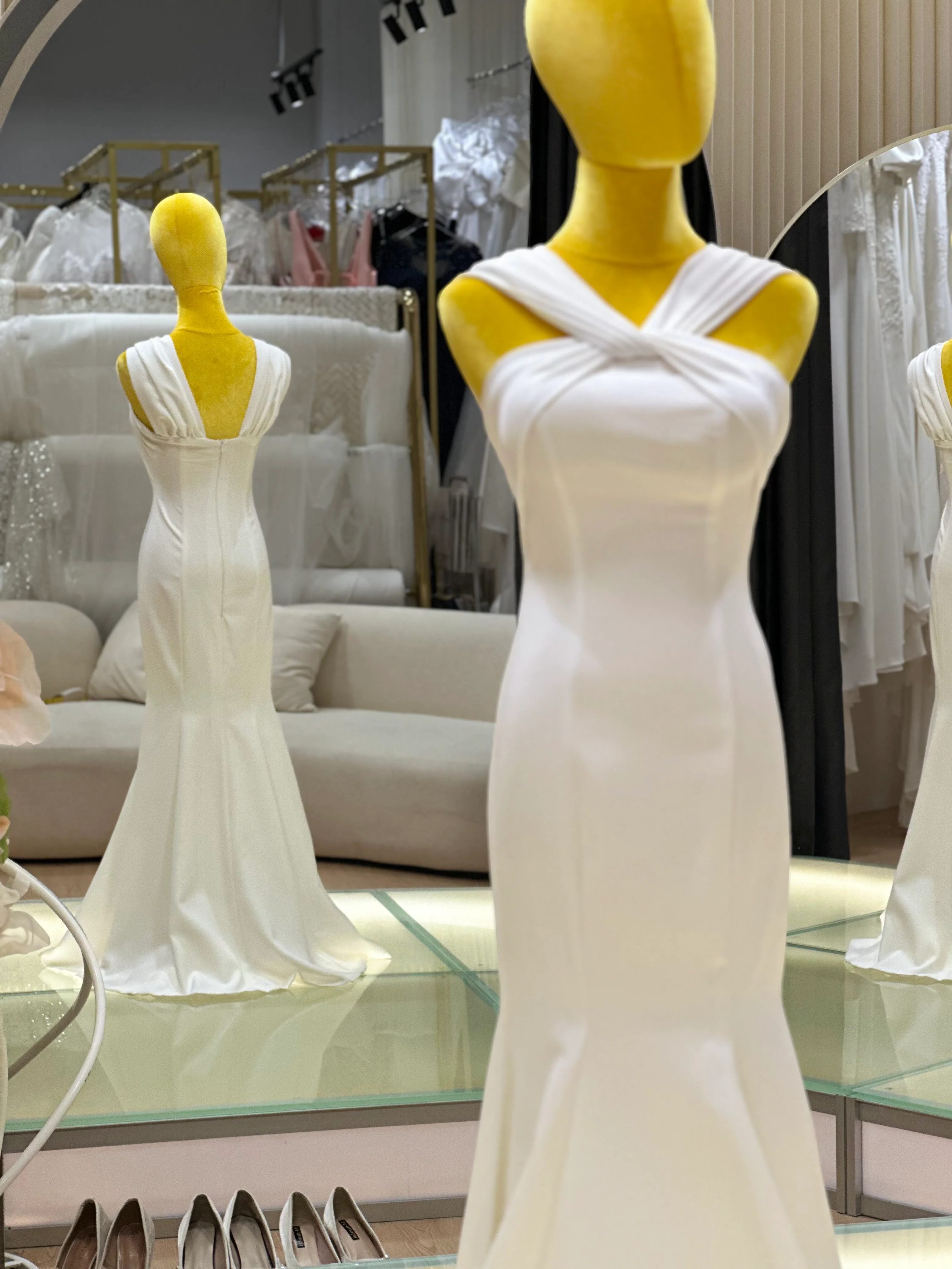 Pleated Plain Wedding Gown Size XS Bust 78 | Ready-to-Wear - Image 4