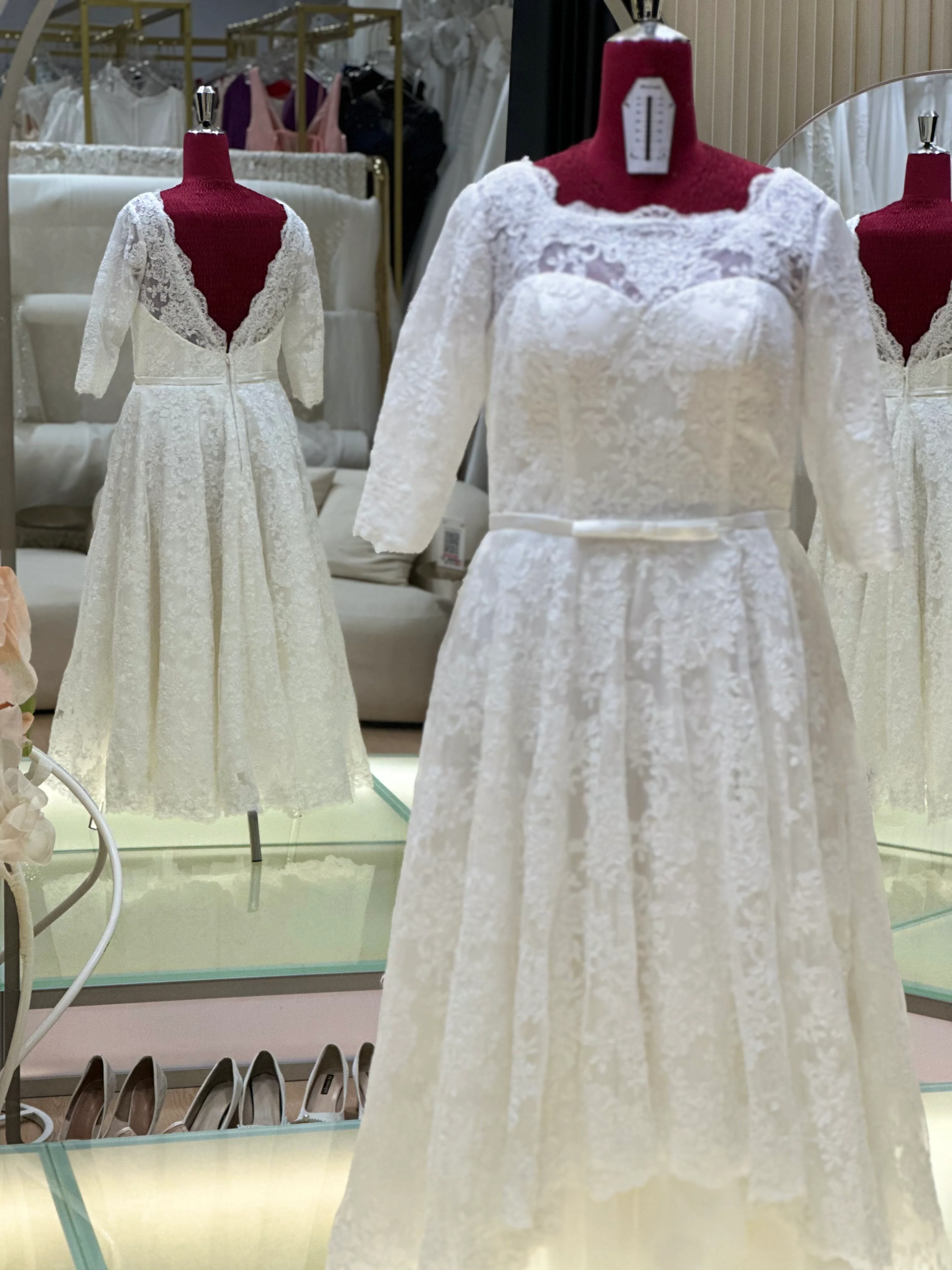 Full Lace Wedding Gown Size 4XL Bust 106 | Ready-to-Wear - Image 4