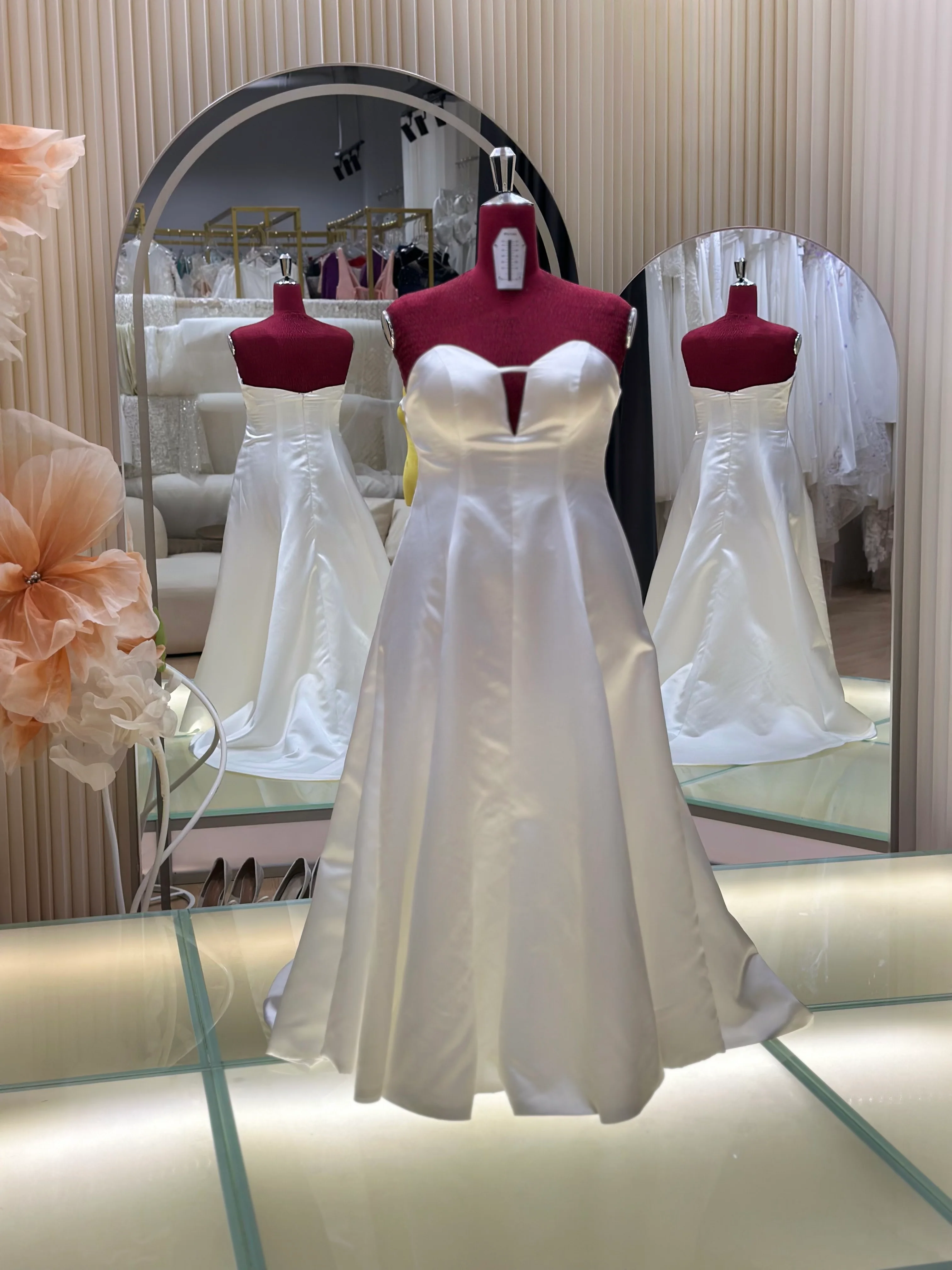Plain Long Wedding Gown Size 5XL Bust 108 | Ready-to-Wear - Image 2