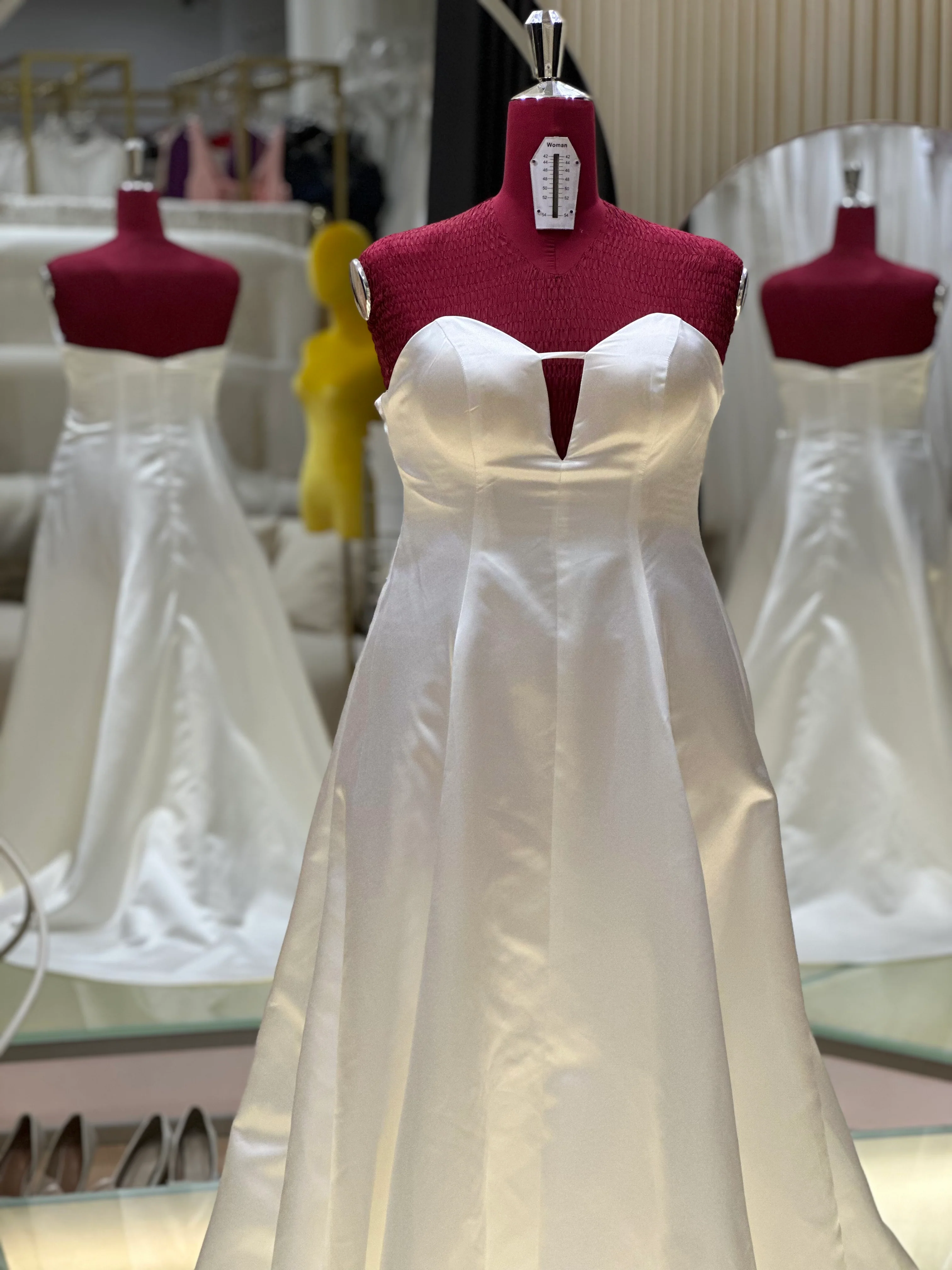 Plain Long Wedding Gown Size 5XL Bust 108 | Ready-to-Wear - Image 3