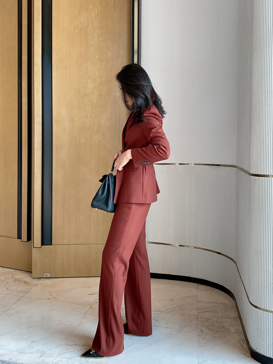 Christmas Red Velvet Women’s Tailored Suit with Flared Trousers - Image 4