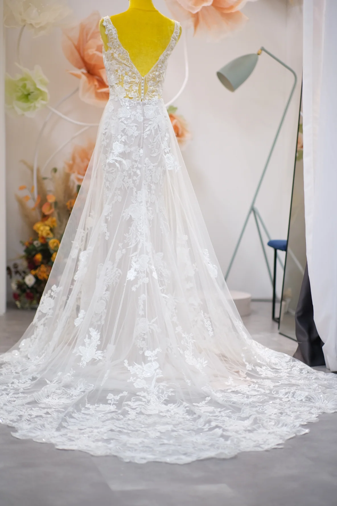 Lux Full Fabric Lace Wedding Gown Size S | Ready-to-Wear - Image 7