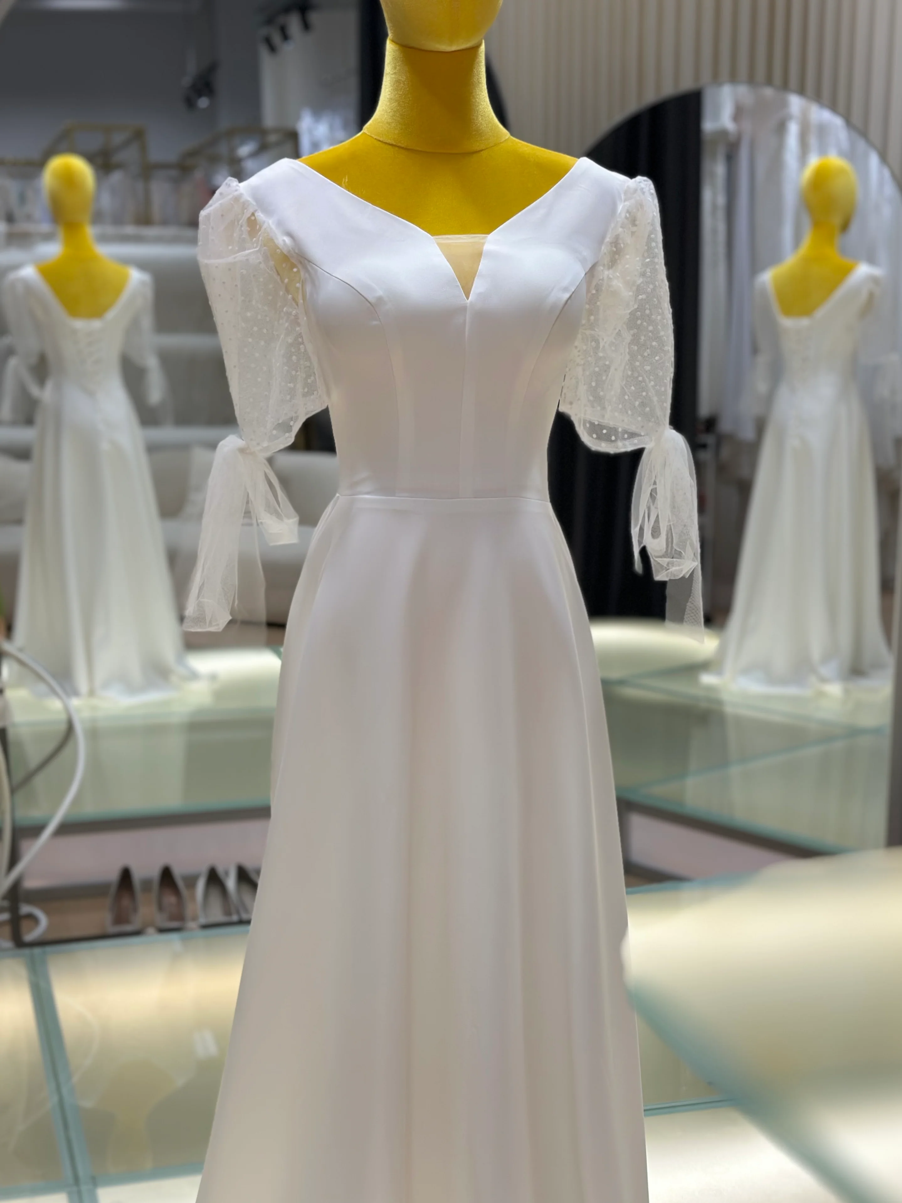 Forest Style Slim French Simple Wedding Gown | Ready-to-Wear - Image 2