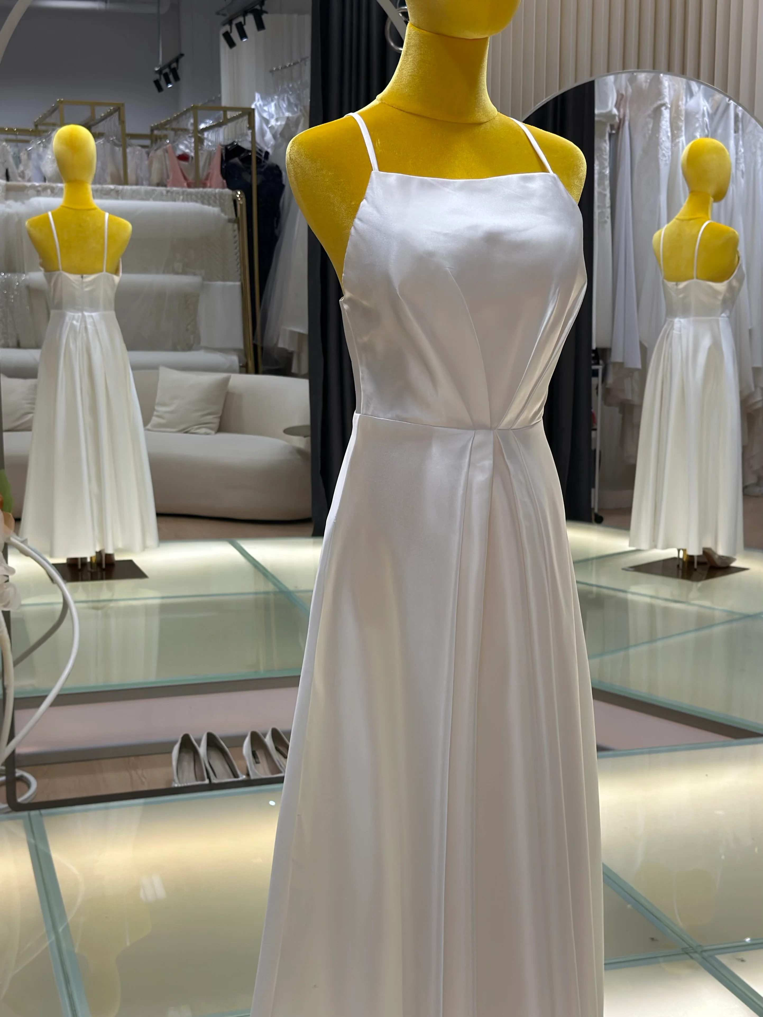 Simple French Style Outdoor Light Wedding Gown | Ready-to-Wear - Image 6