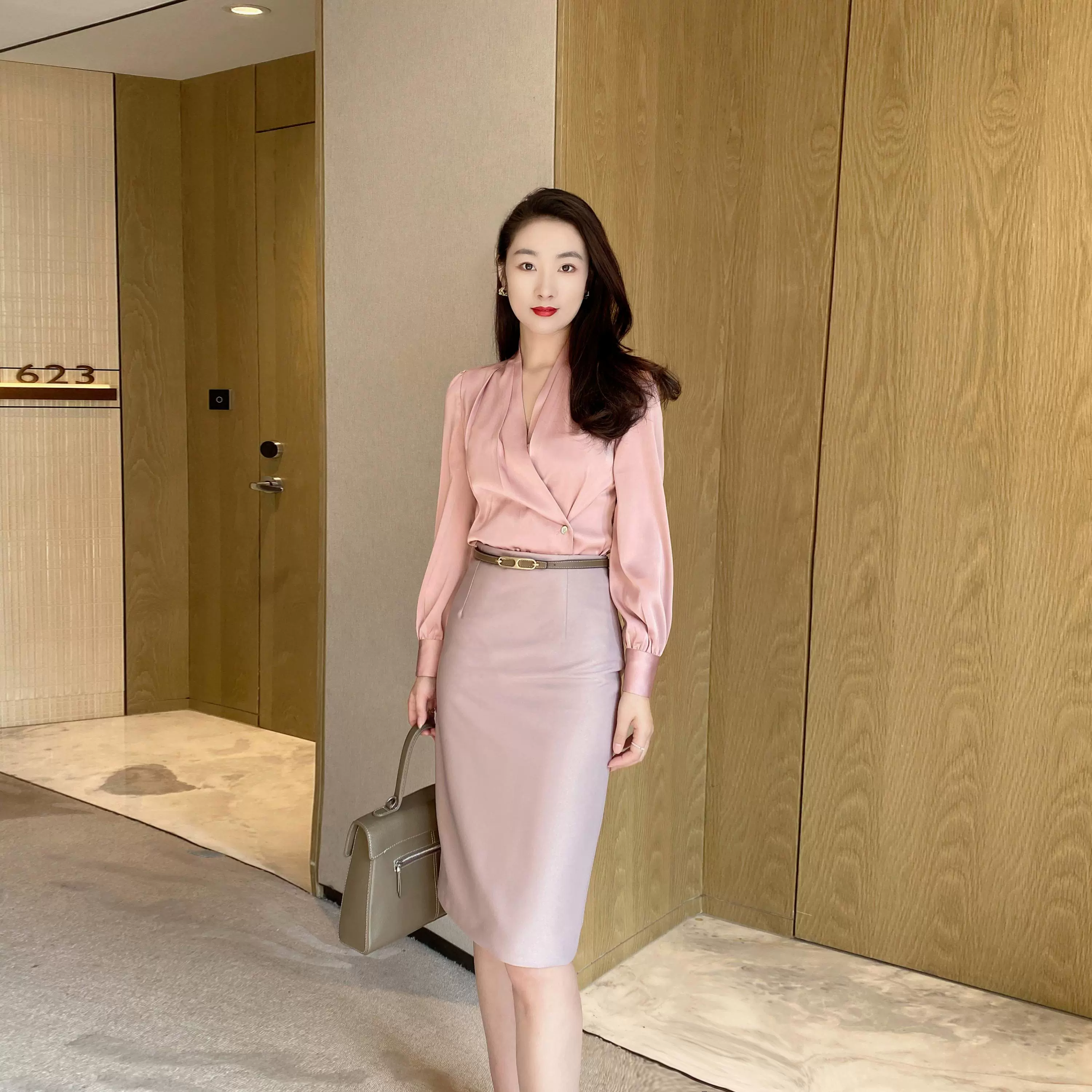 Elegant Autumn Long‑Sleeve V‑Neck Casual Shirt for Women - Image 4