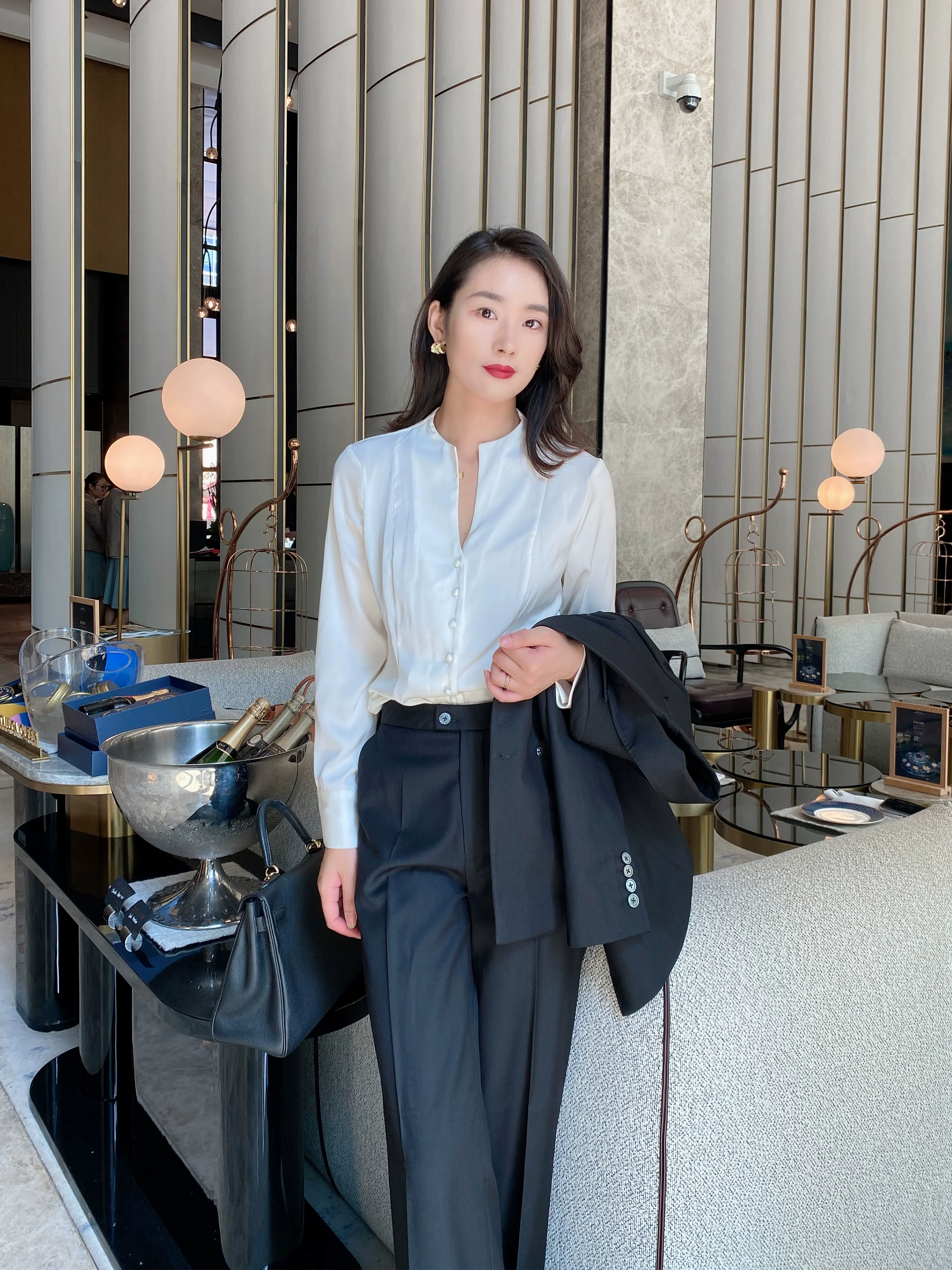 Elegant Autumn Oversized Long Sleeve White Shirt for Women - Image 4