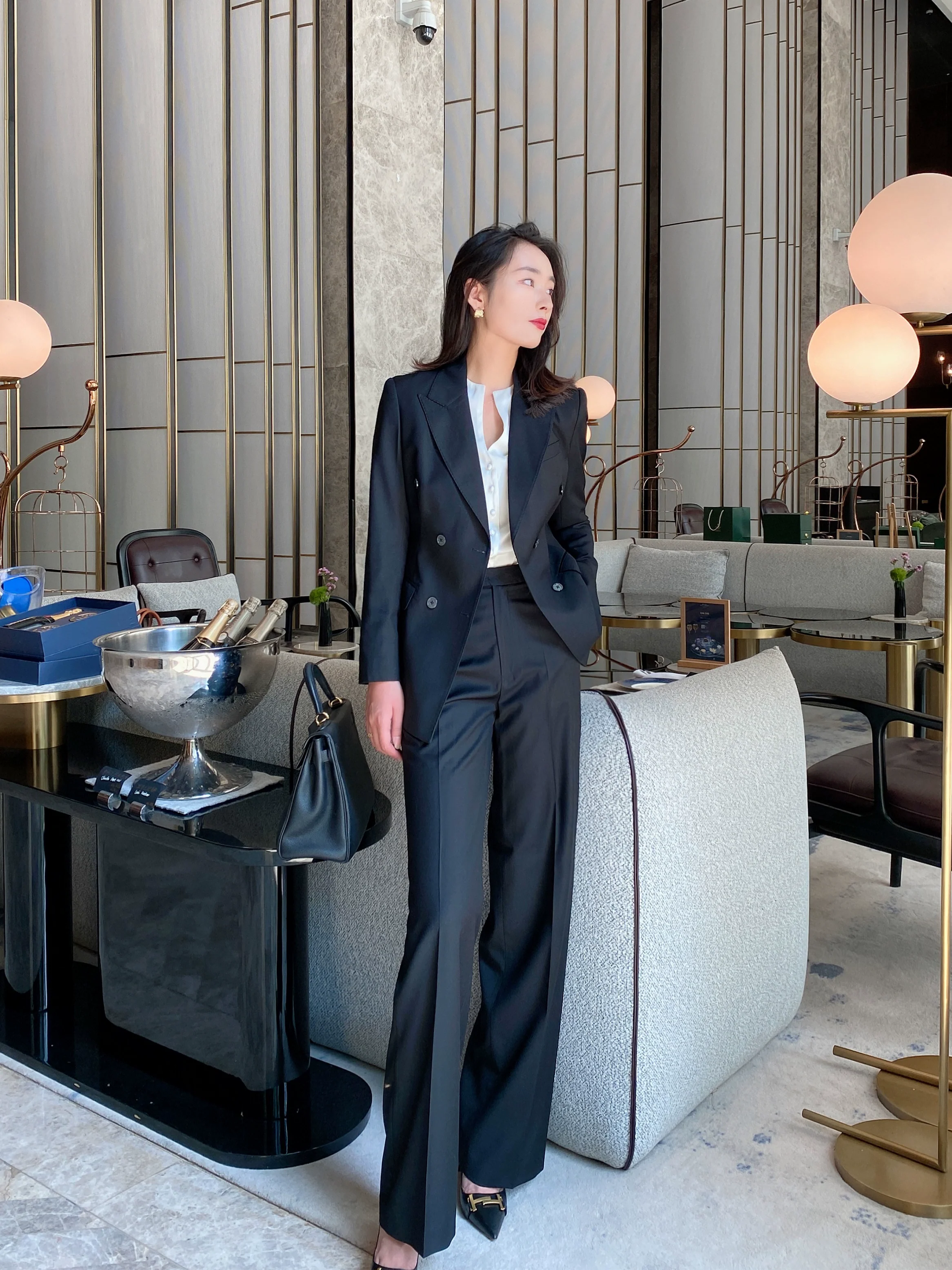 Elegant Black Autumn Suit Set Tailored Jacket and Wide‑Leg Trousers - Image 2