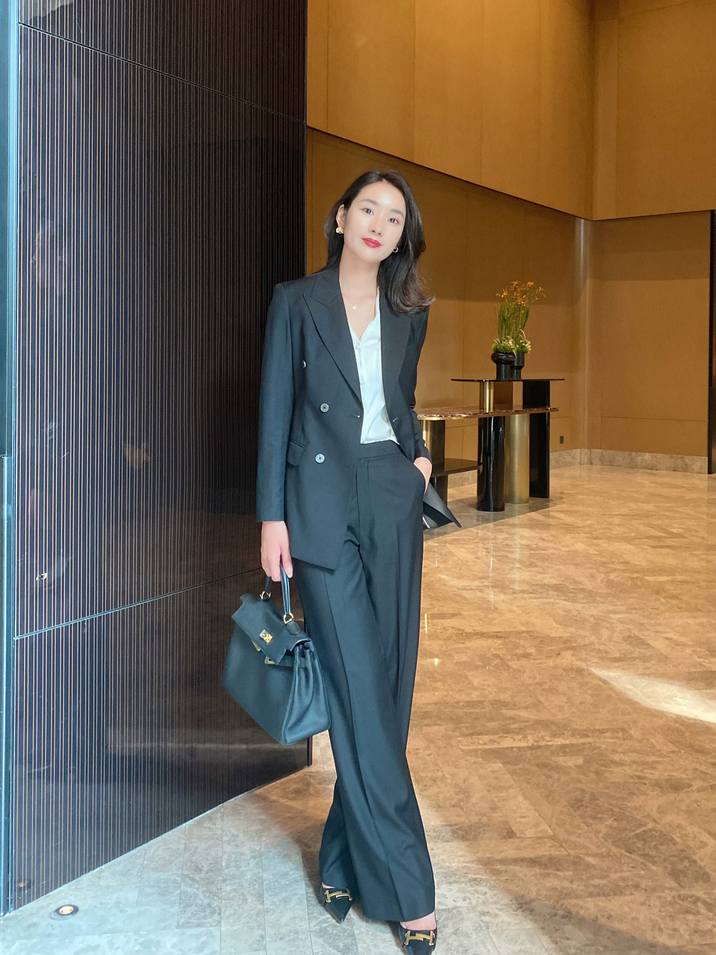 Elegant Black Autumn Suit Set Tailored Jacket and Wide‑Leg Trousers - Image 4