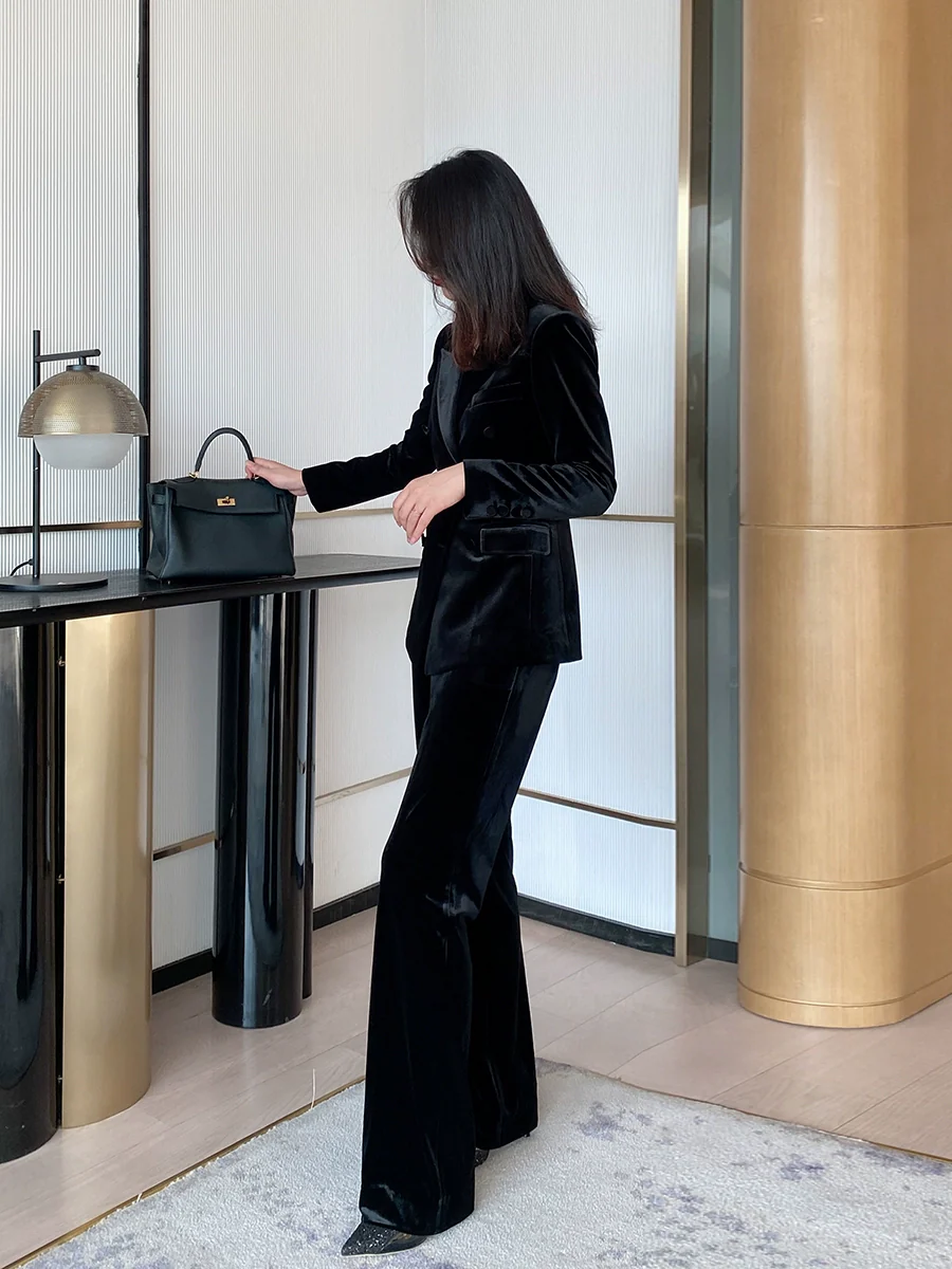 Elegant Black Velvet Demi-Season Suit with Flared Trousers - Image 4