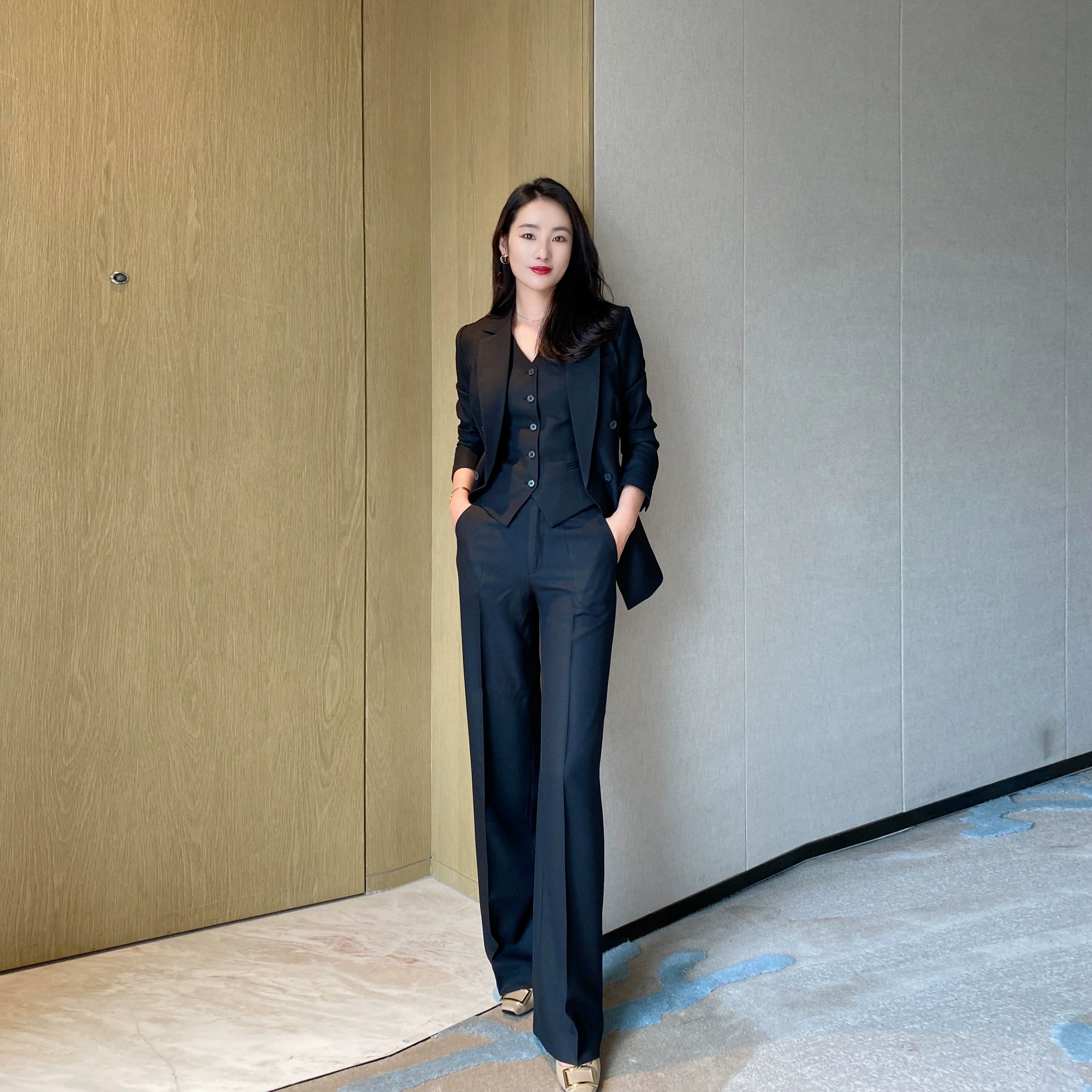 Elegant Black Women's 3‑Piece Classic Suit Set Tailored Office Attire - Image 6
