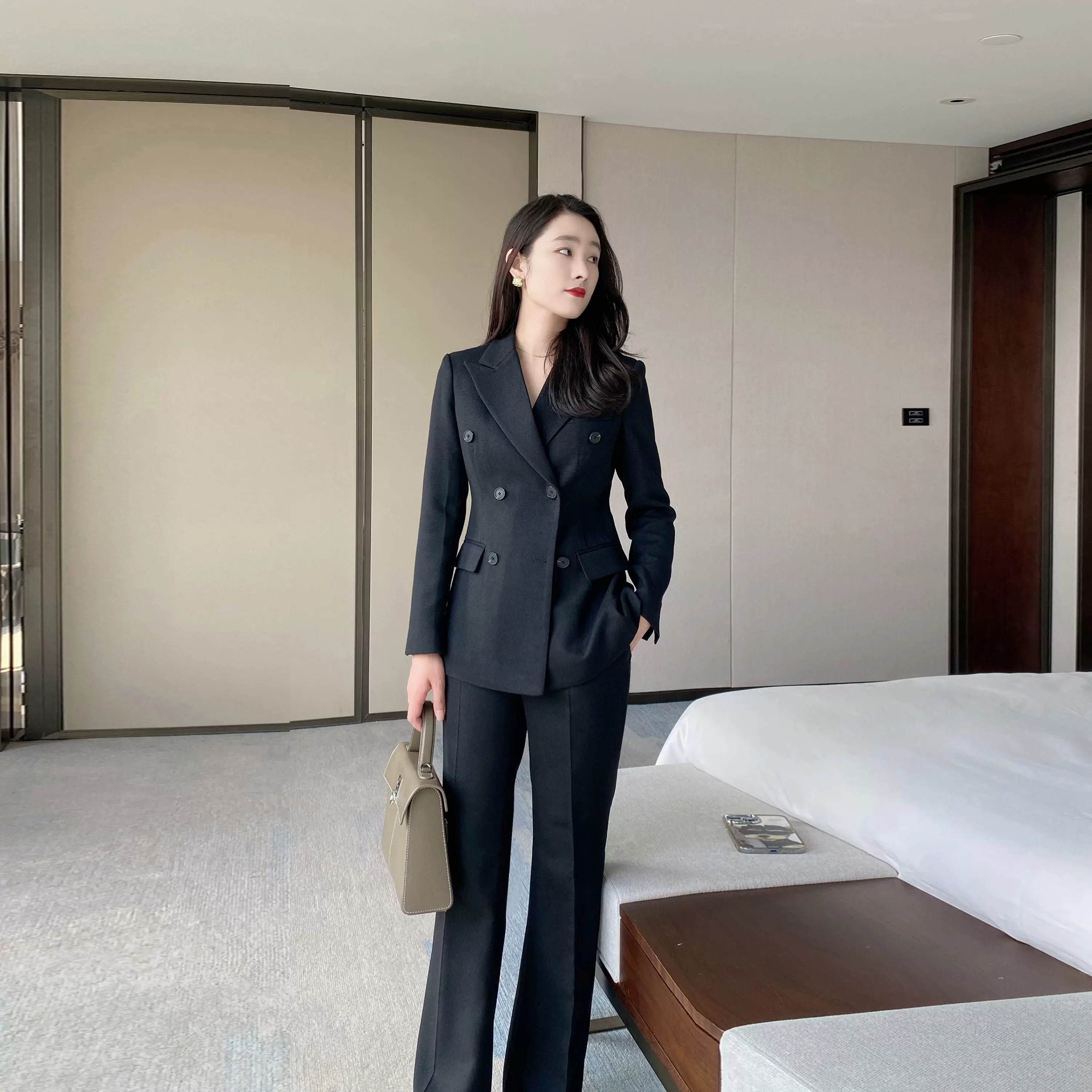 Elegant Black Woolen Winter Suit with Flared Trousers - Image 3