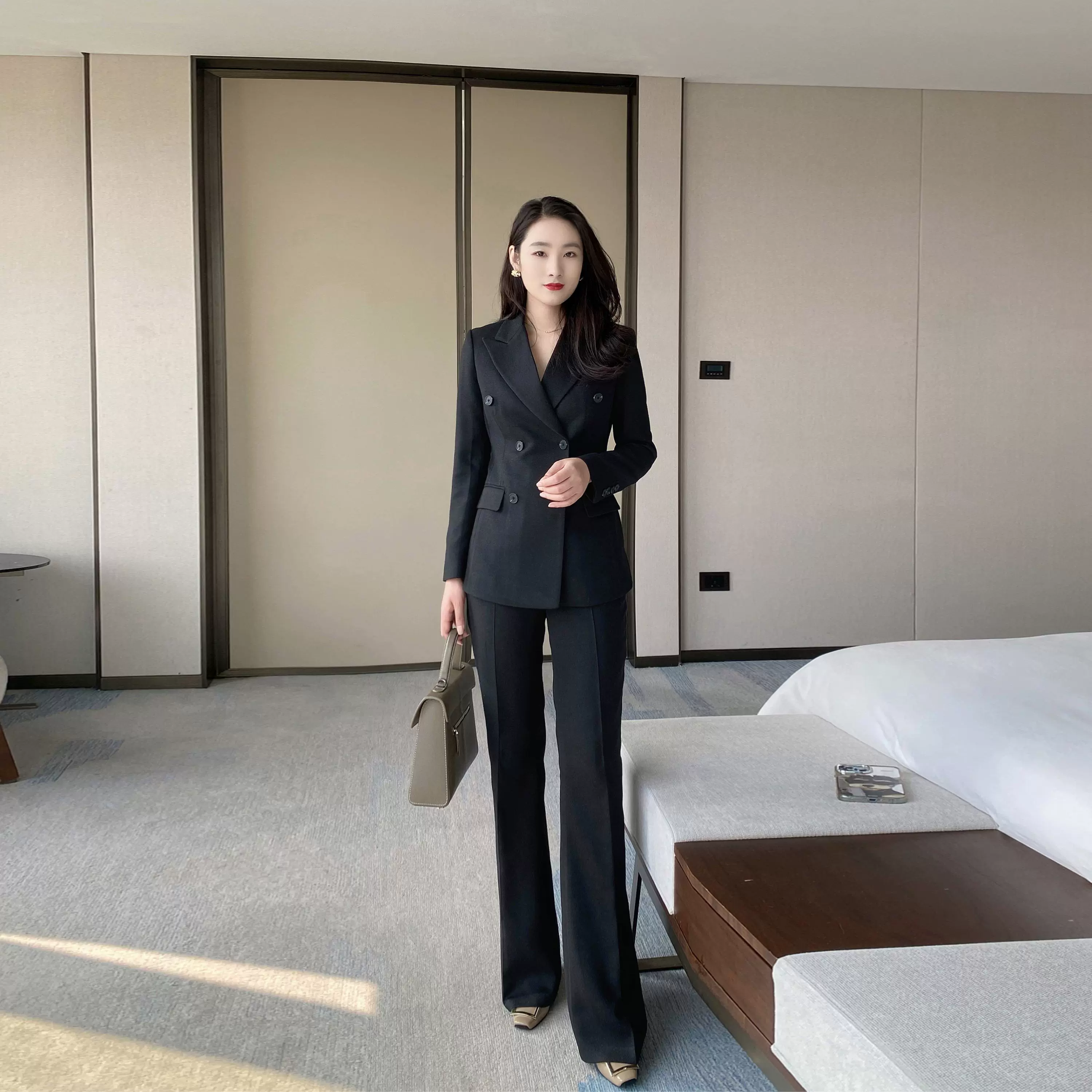 Elegant Black Woolen Winter Suit with Flared Trousers - Image 4