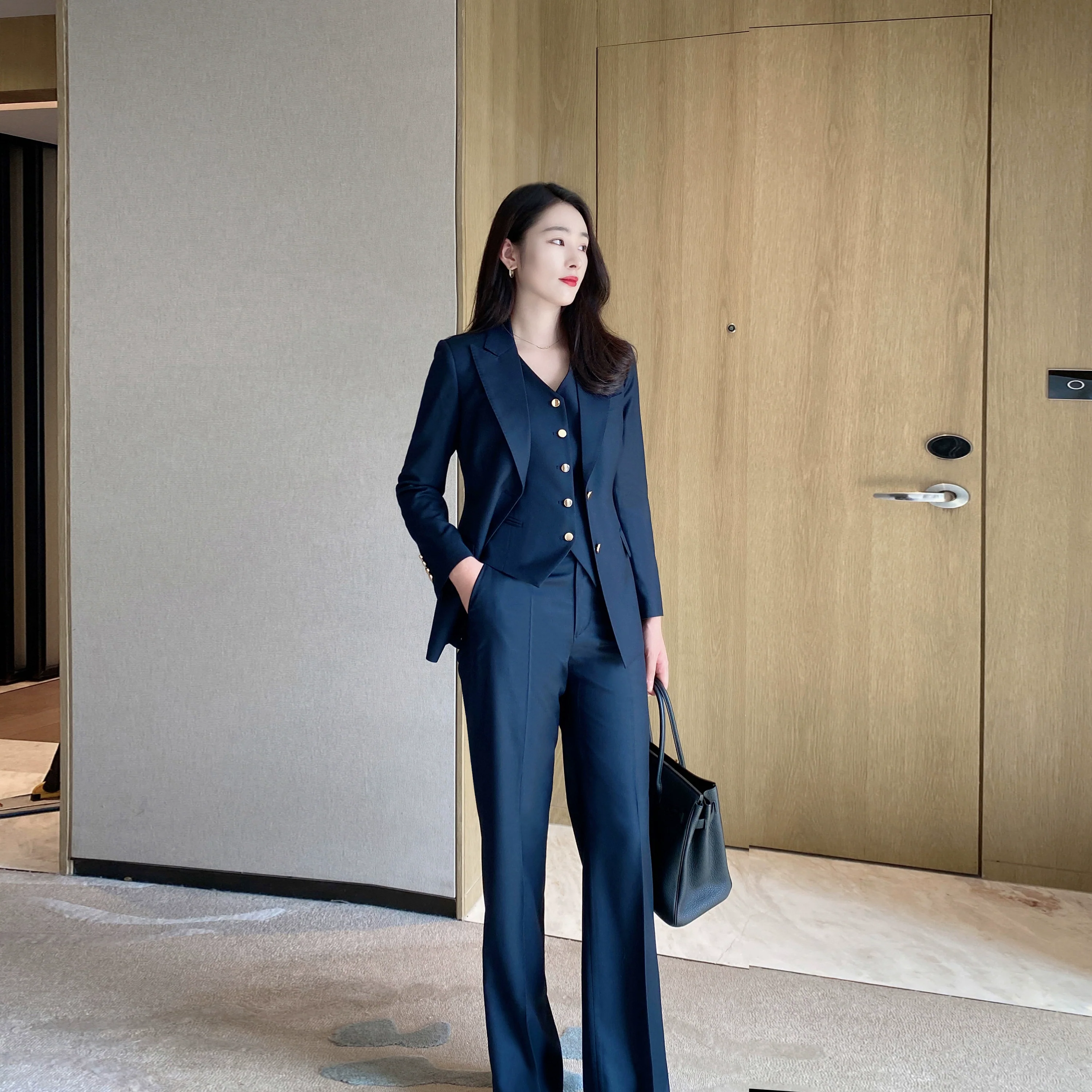 Elegant Blue-Black Women's 3-Piece Tailored Waist-Fitted Suit Set - Image 4