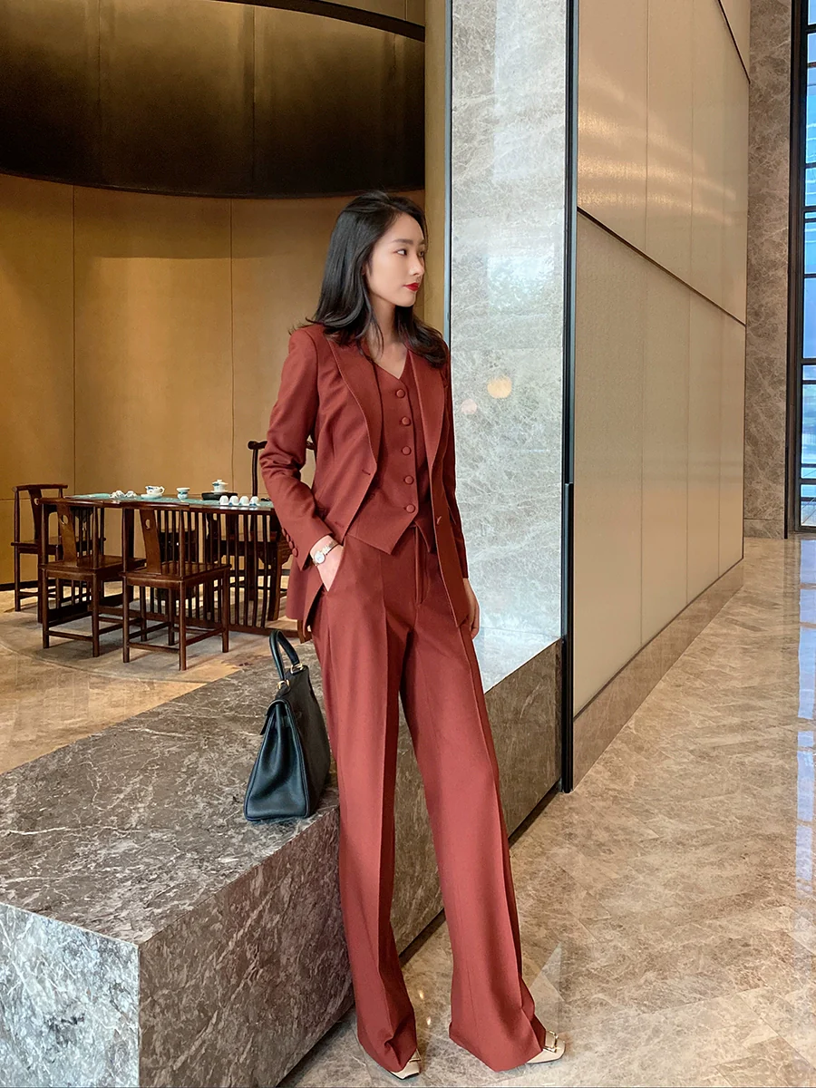 Elegant Burgundy 3-Piece Women's Suit Set with Vest and Trousers - Image 2