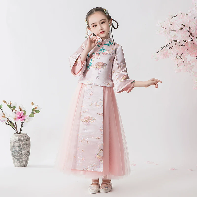 Elegant Children's Hanfu Cheongsam Warm Winter Set: Traditional Chinese Style Outfit - Image 3