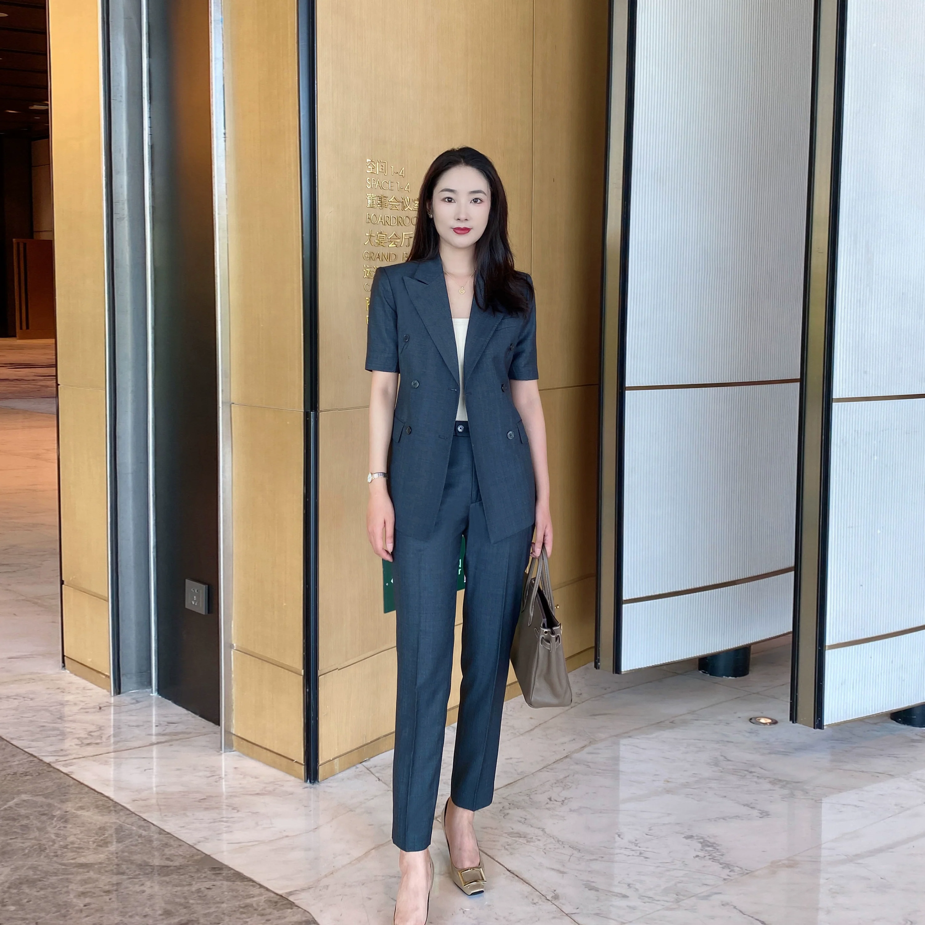 Elegant Dark Gray Slim Fit Suit Jacket with Matching Trousers - Image 2