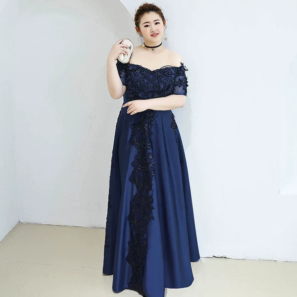 Elegant Evening Dress - Image 3