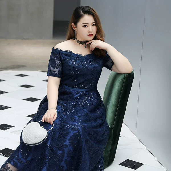Elegant Evening Dress - Image 2