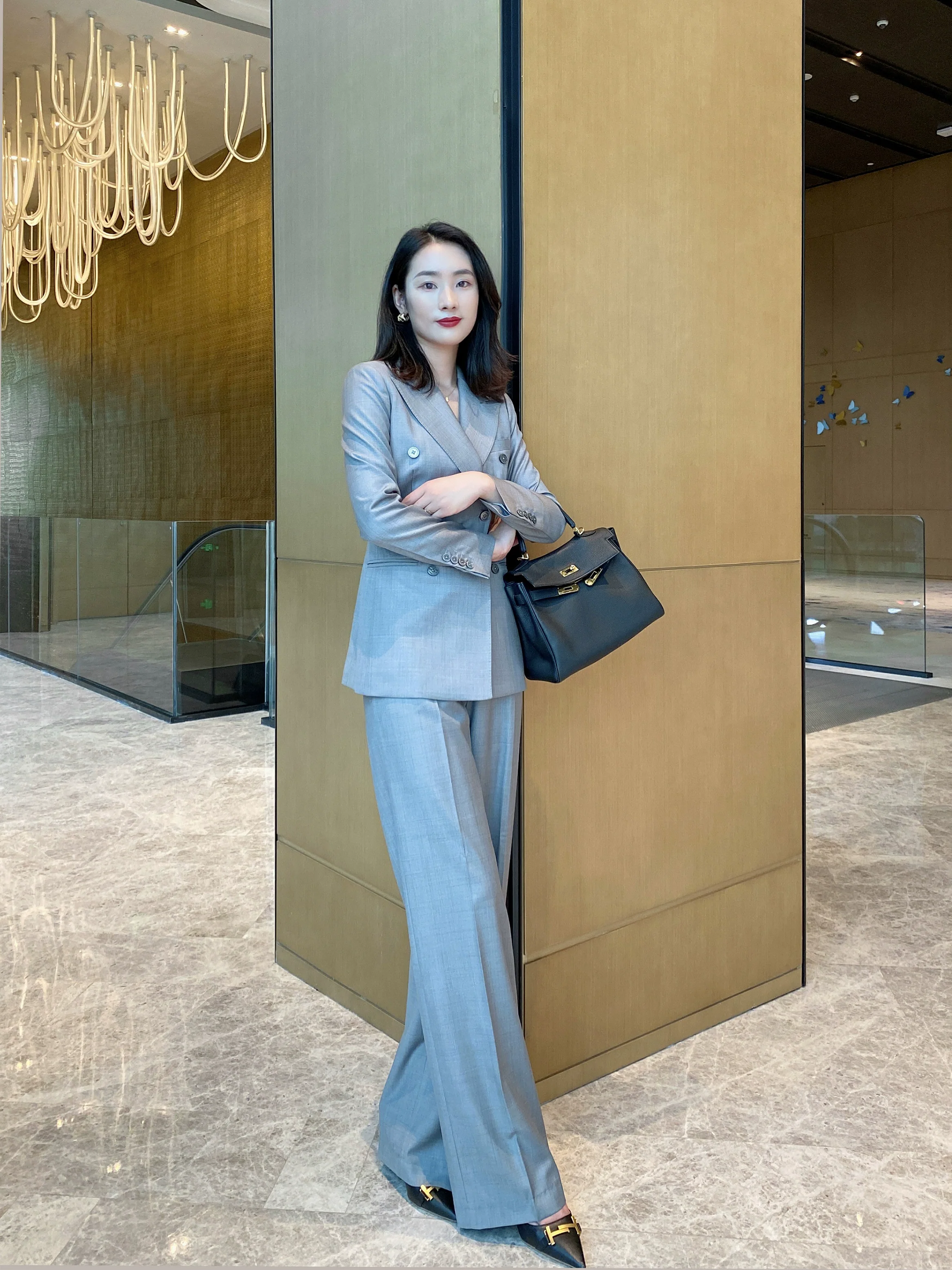 Elegant Light Grey Autumn Women Suit with Wide‑Leg Trousers - Image 2