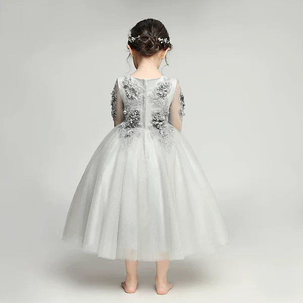 Elegant Long Sleeve Princess Wedding Dress for Piano Performance - Image 4