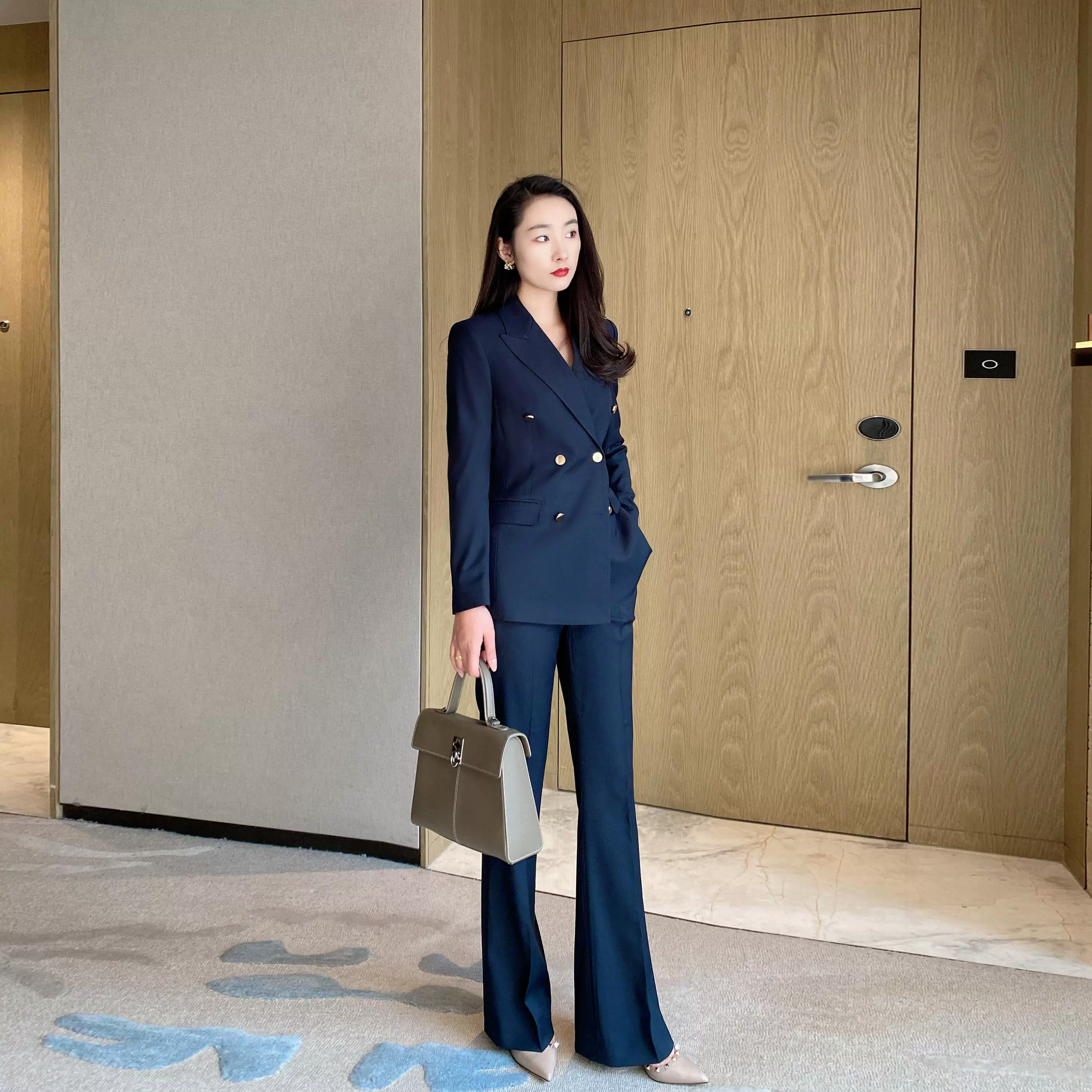 Elegant Navy Blue Slim-Fit Suit with Flared Trousers - Image 2