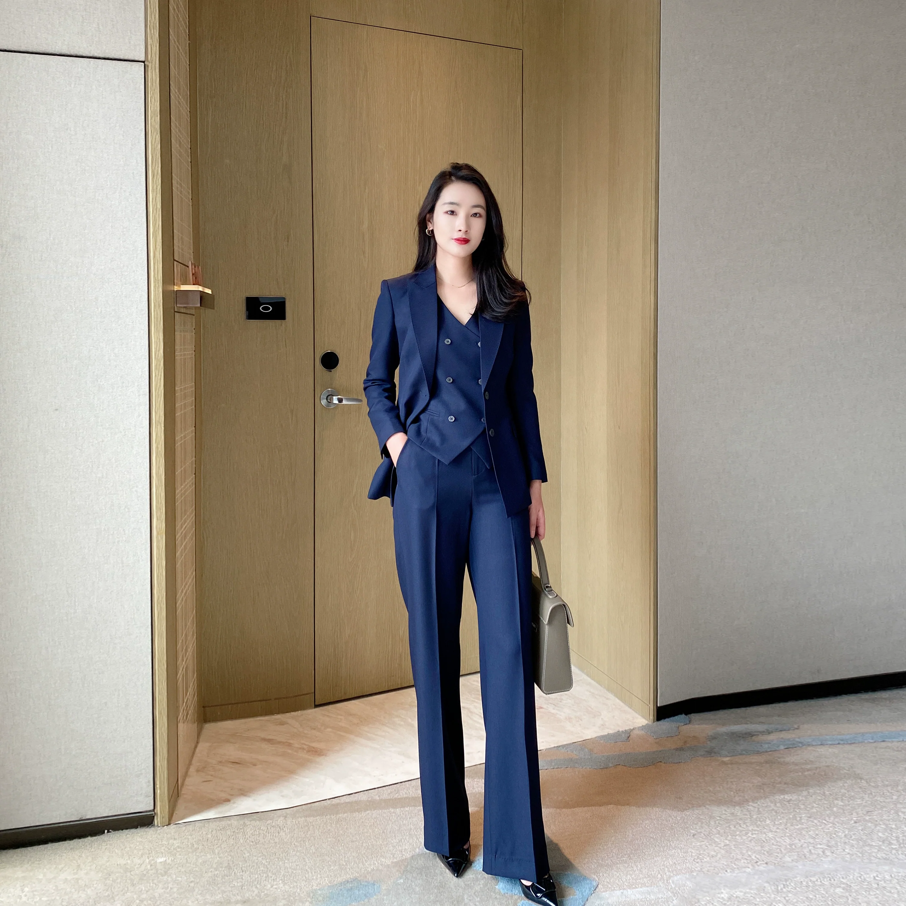 Elegant Navy Blue Women's 3-Piece Winter Suit Set - Image 6