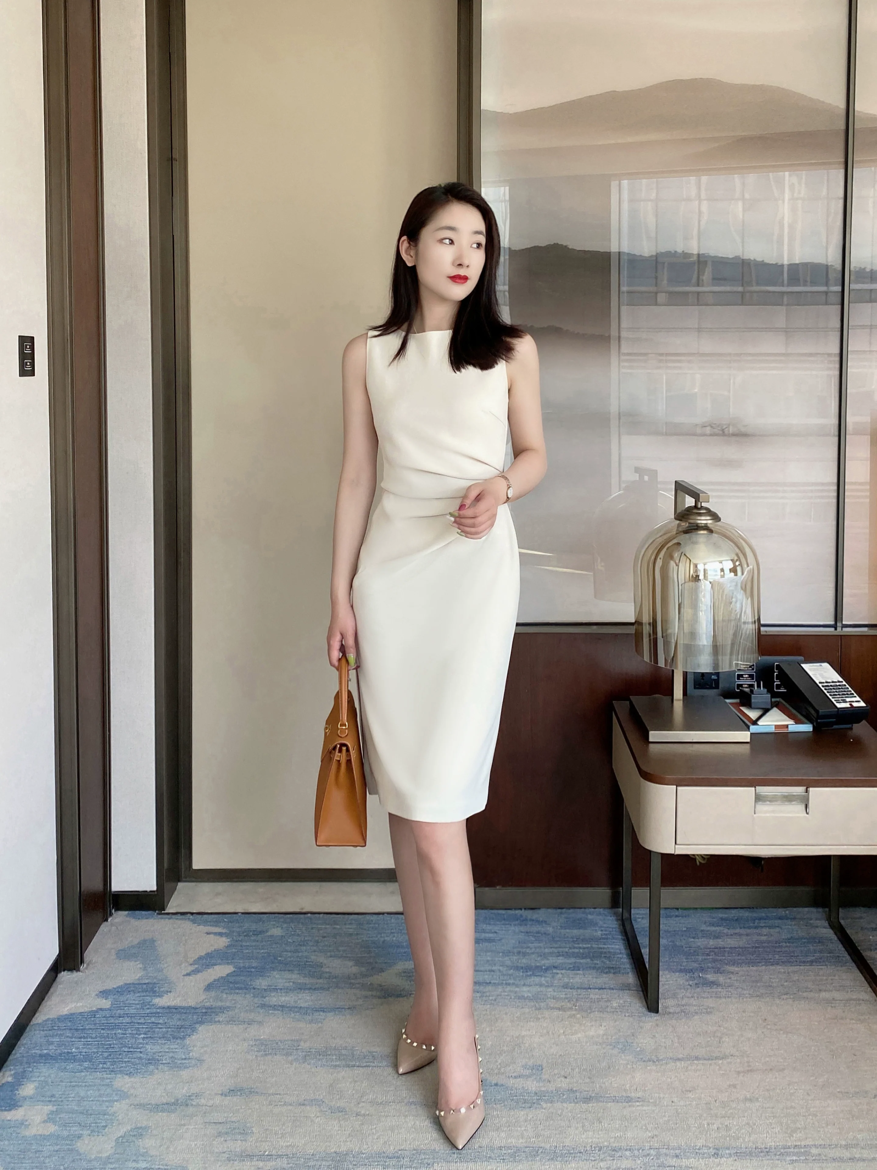 Elegant Off-White Summer Fitted Midi Dress with Hip Detail - Image 2