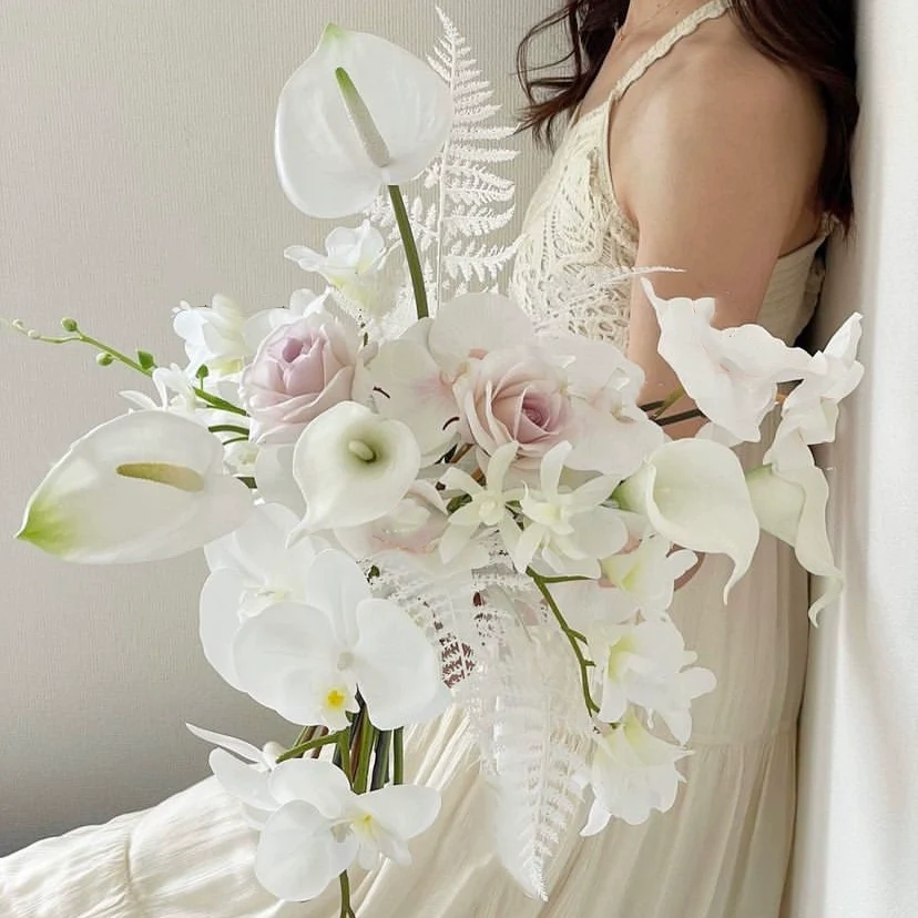 Elegant White Phalaenopsis Calla Lily Bouquet for Wedding Photos - Image 8