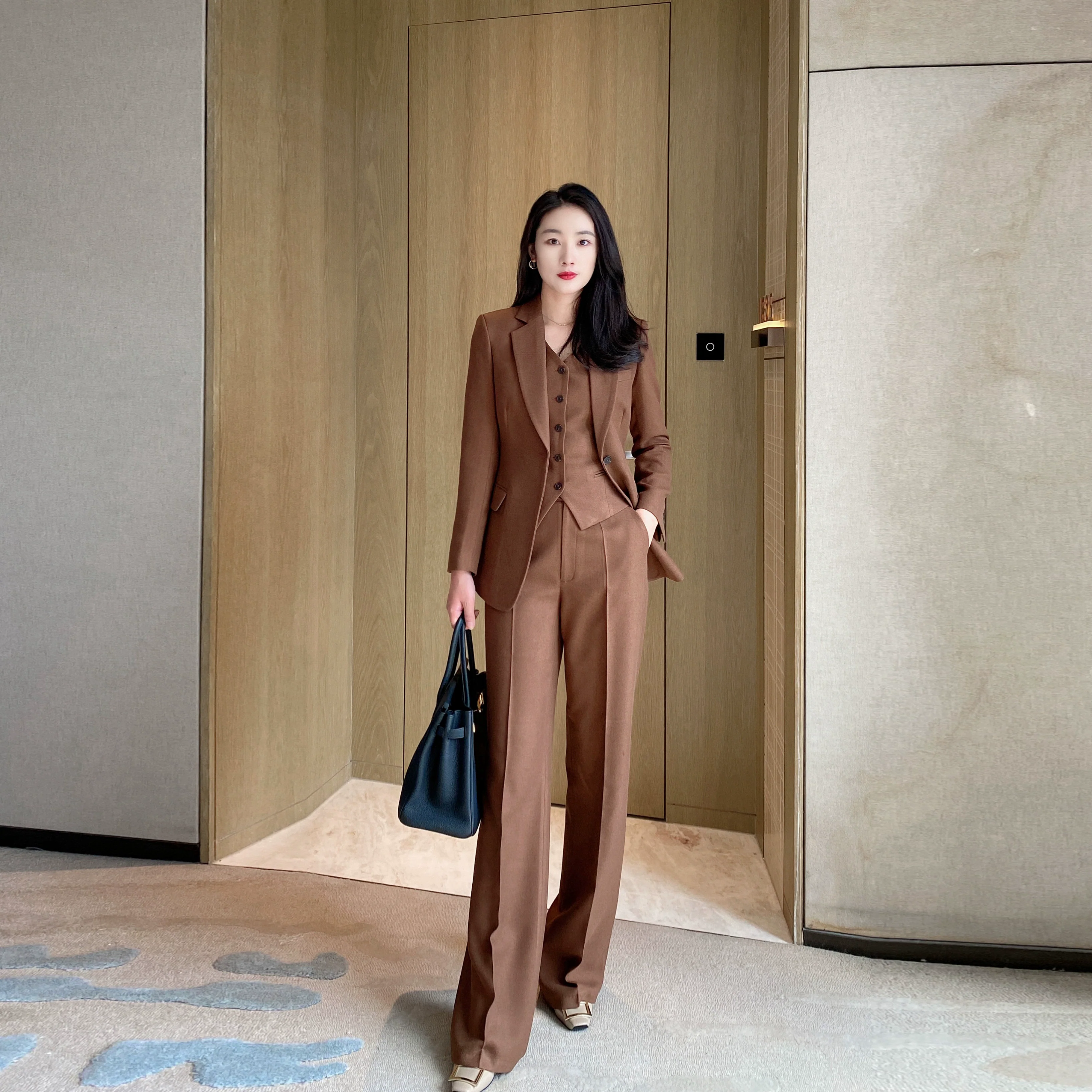 Elegant Winter Classic 3‑Piece Suit Set – Iron Brown Jacket, Vest & Trousers