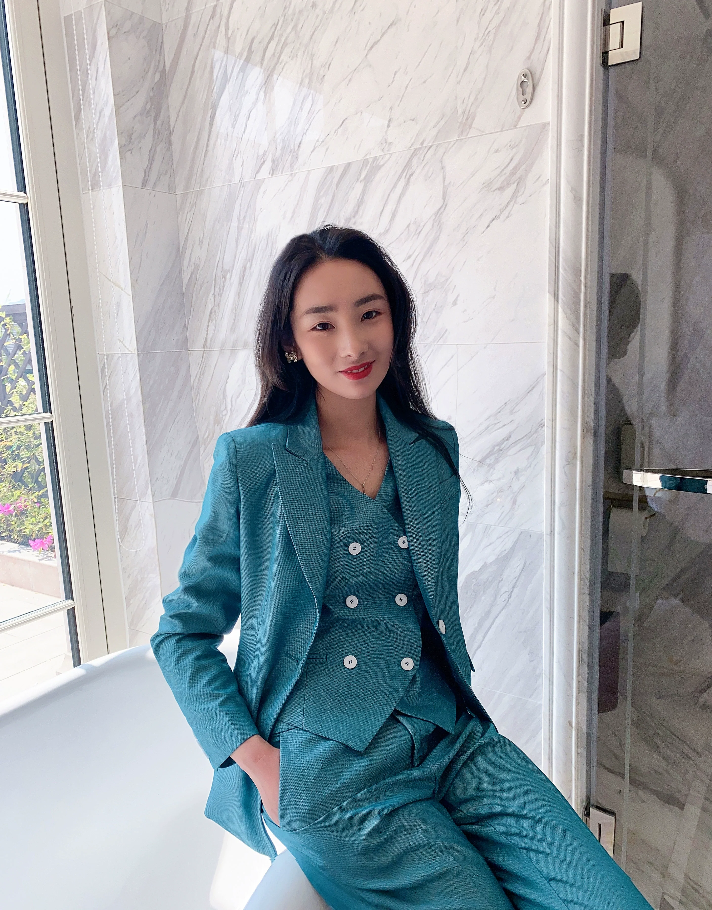 Emerald Green Autumn Women's 3-Piece Tailored Suit Set - Image 2