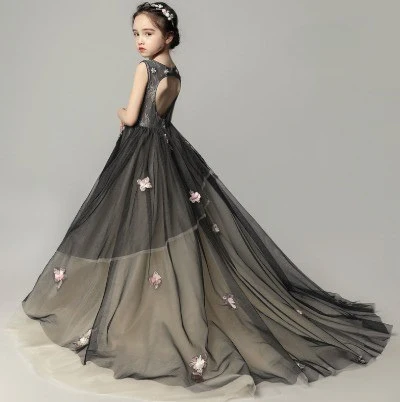 Exquisite Princess Wedding Dress: Perfect for Piano Performances - Image 2