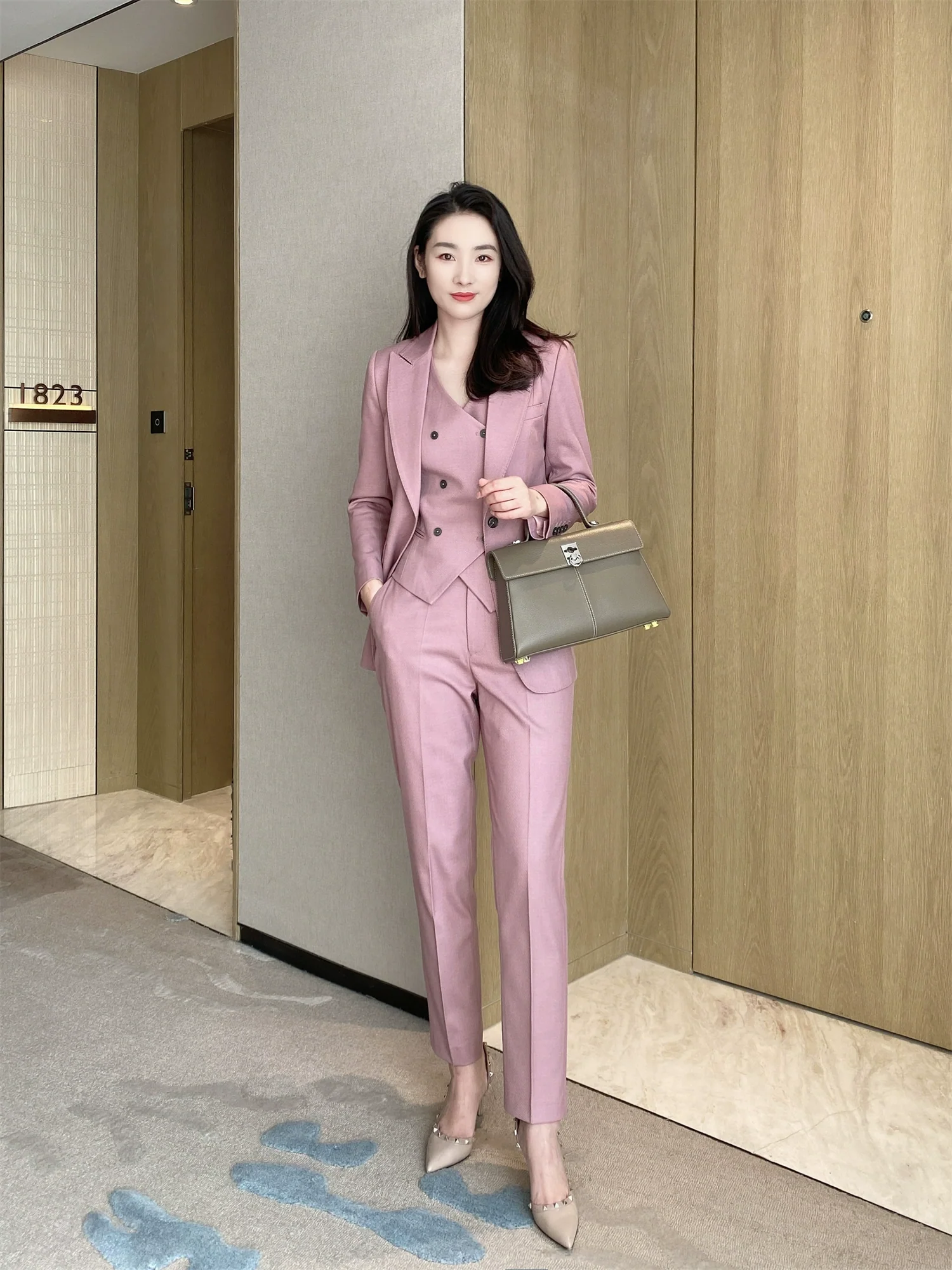 Fuchsia Ice Rose Powder Women's Slim Fit 3-Piece Suit Set - Image 6